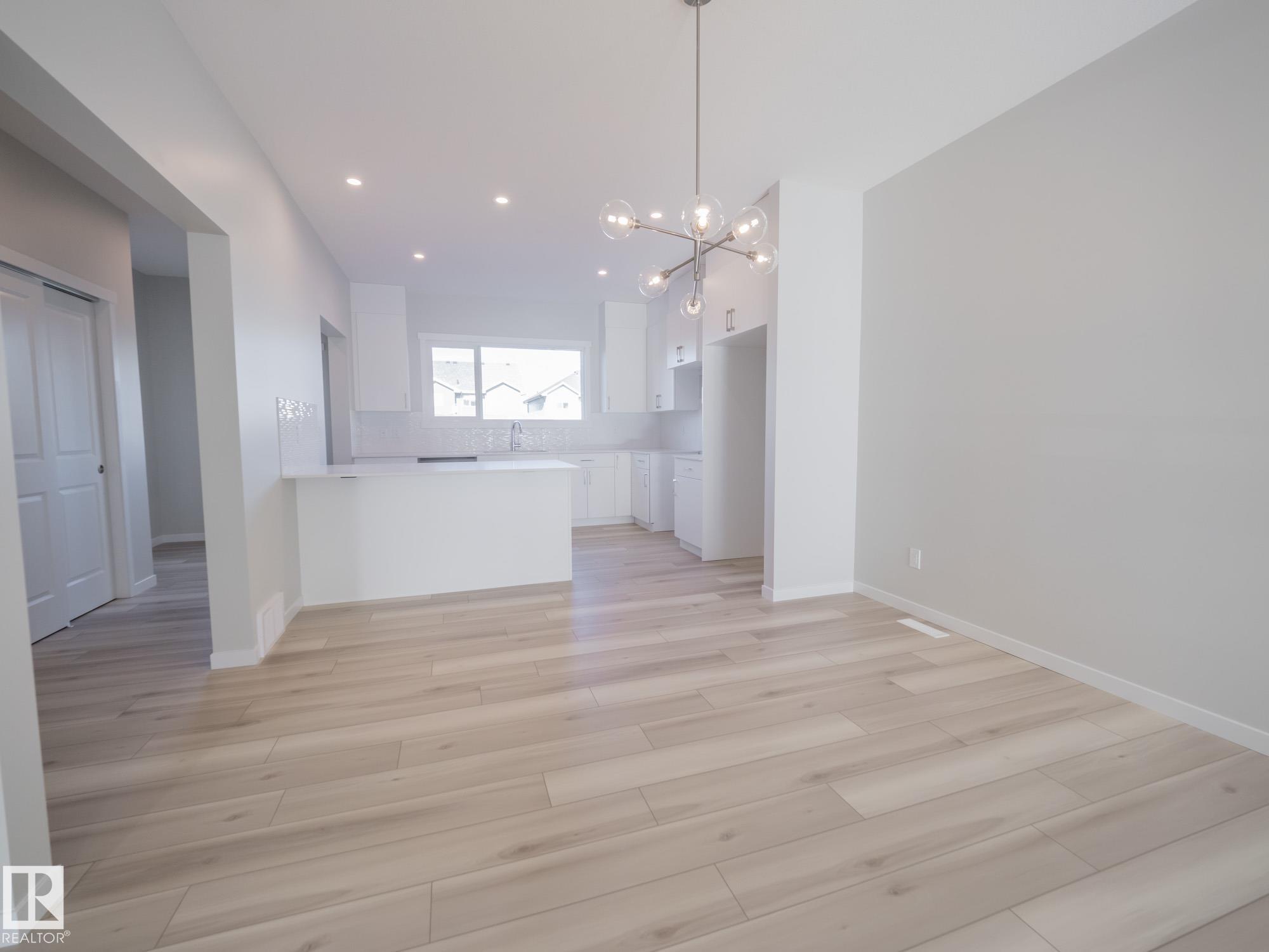 Photo 7 at 11 Nerine Crescent, North Ridge, St. Albert
