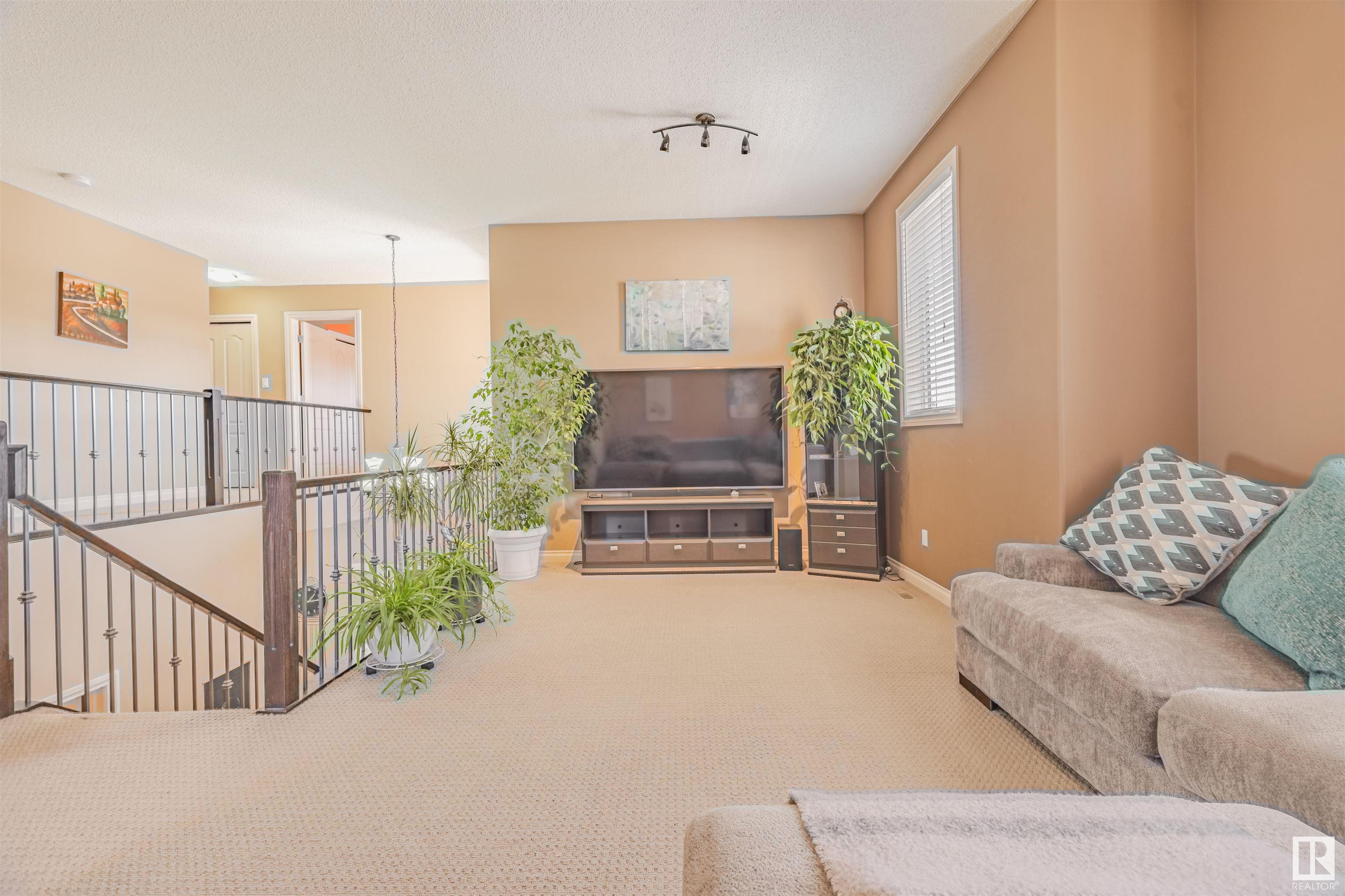 Photo 32 at 57 Homestead Crescent NW, Overlanders, Edmonton