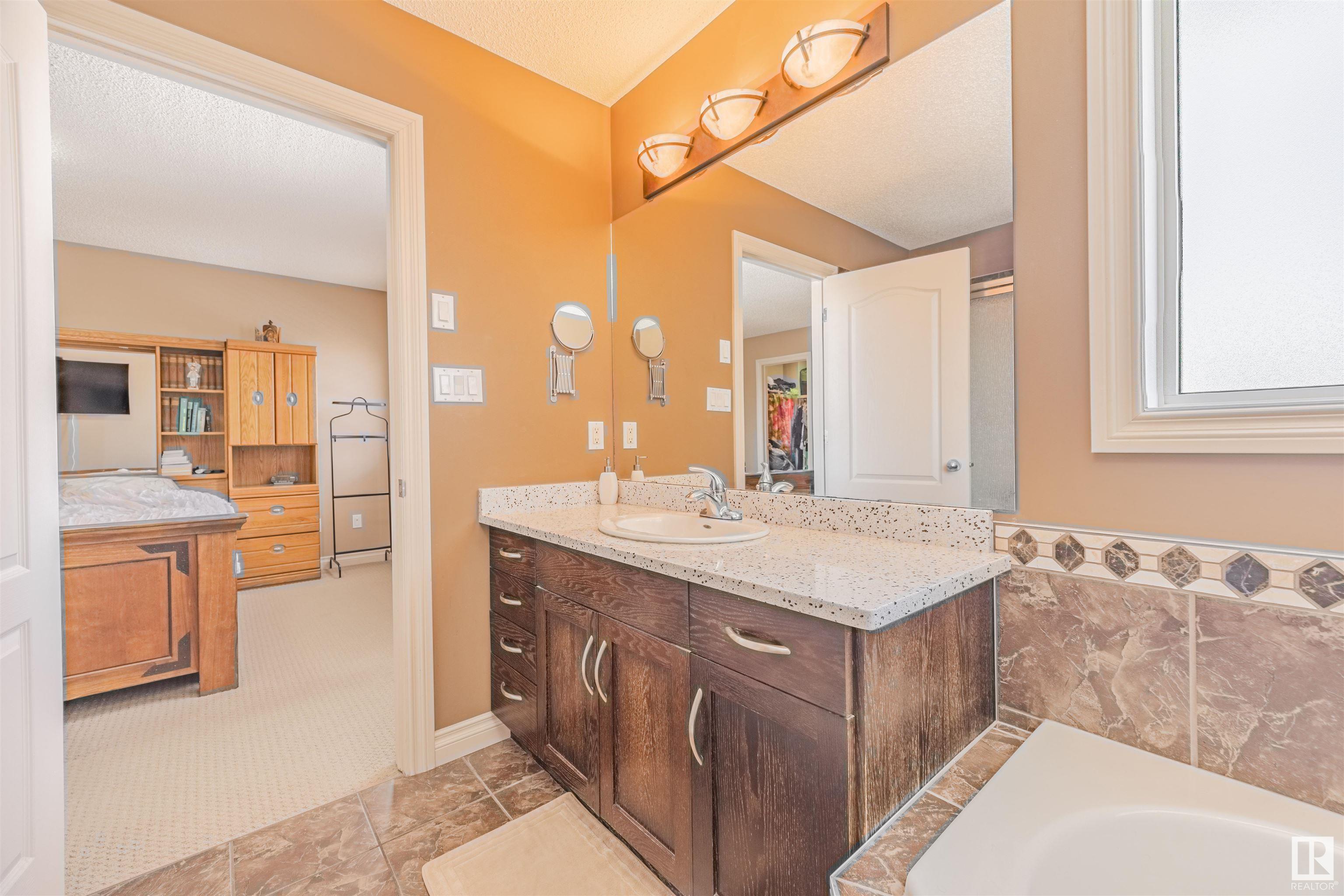 Photo 38 at 57 Homestead Crescent NW, Overlanders, Edmonton