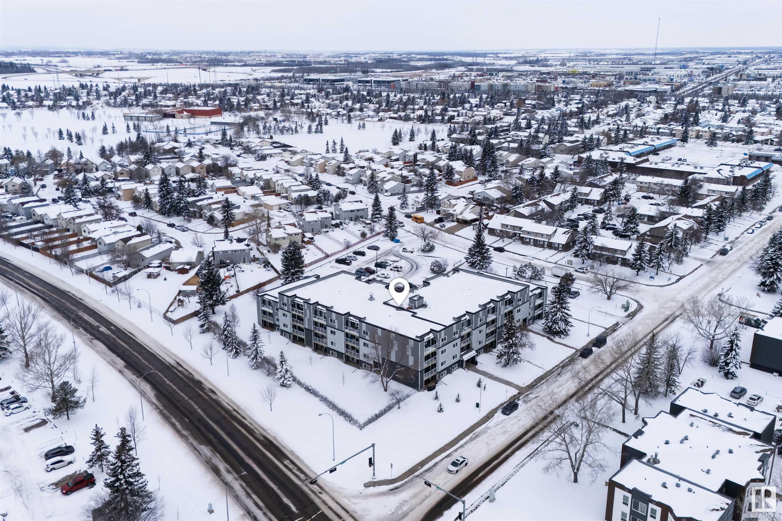 http://cdnparap120.paragonrels.com/ParagonImages/Property/p12/RAE/225342044/43/0/0/423aae915f65f87d947b91a1ae44bca9/1/c9a81729d60005802d559cbd69bdb565/225342044-8ac2e0c2-2c6b-4d12-9954-cab3d9333042.JPG