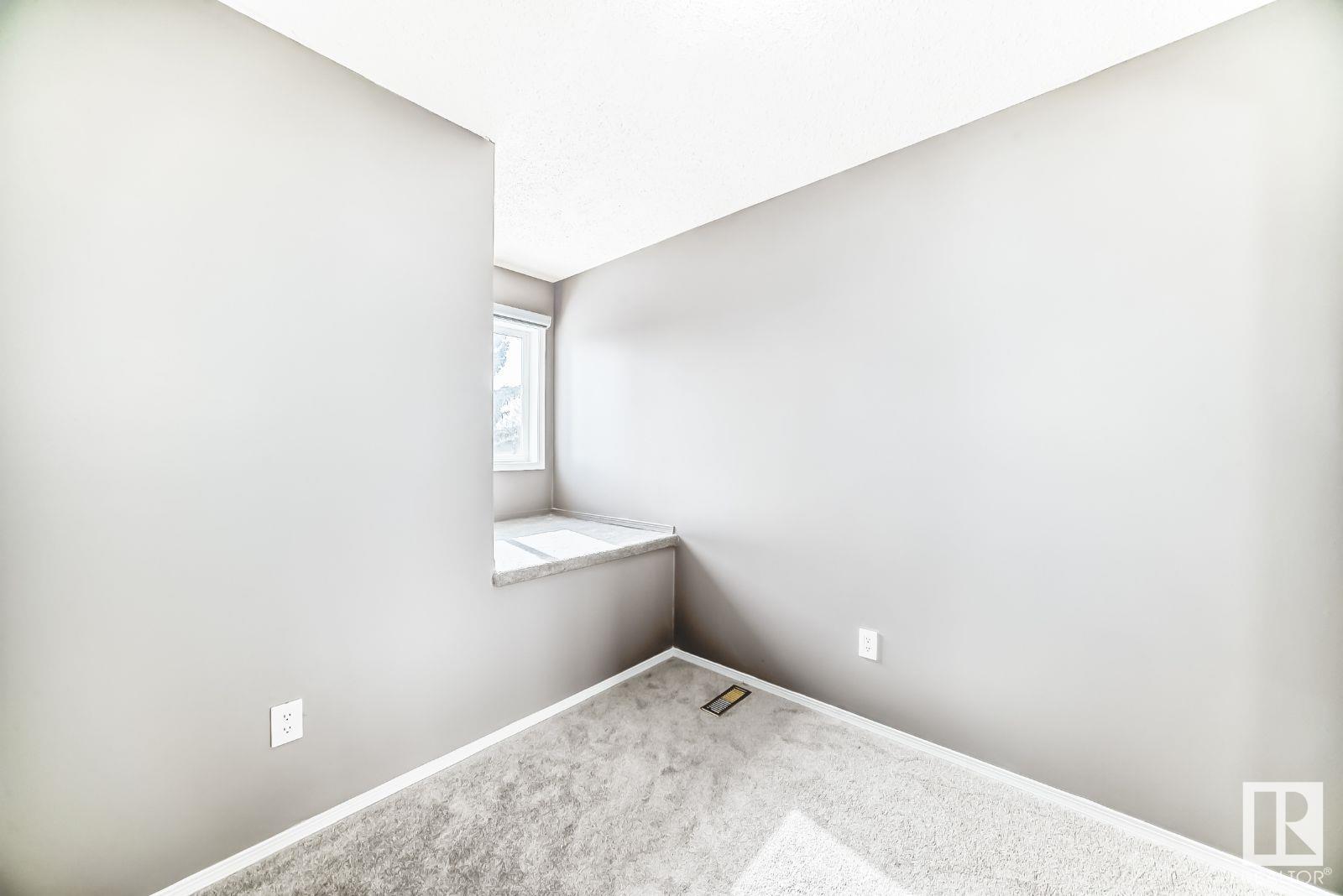 http://cdnparap120.paragonrels.com/ParagonImages/Property/p12/RAE/225342449/28/0/0/15eb8c2016dd066a8dd595b74851a5c5/1/bed80359ba399ff81d3d3992c8daac63/225342449-9e26ecff-6279-42cd-858e-ec3c86724a6b.JPG