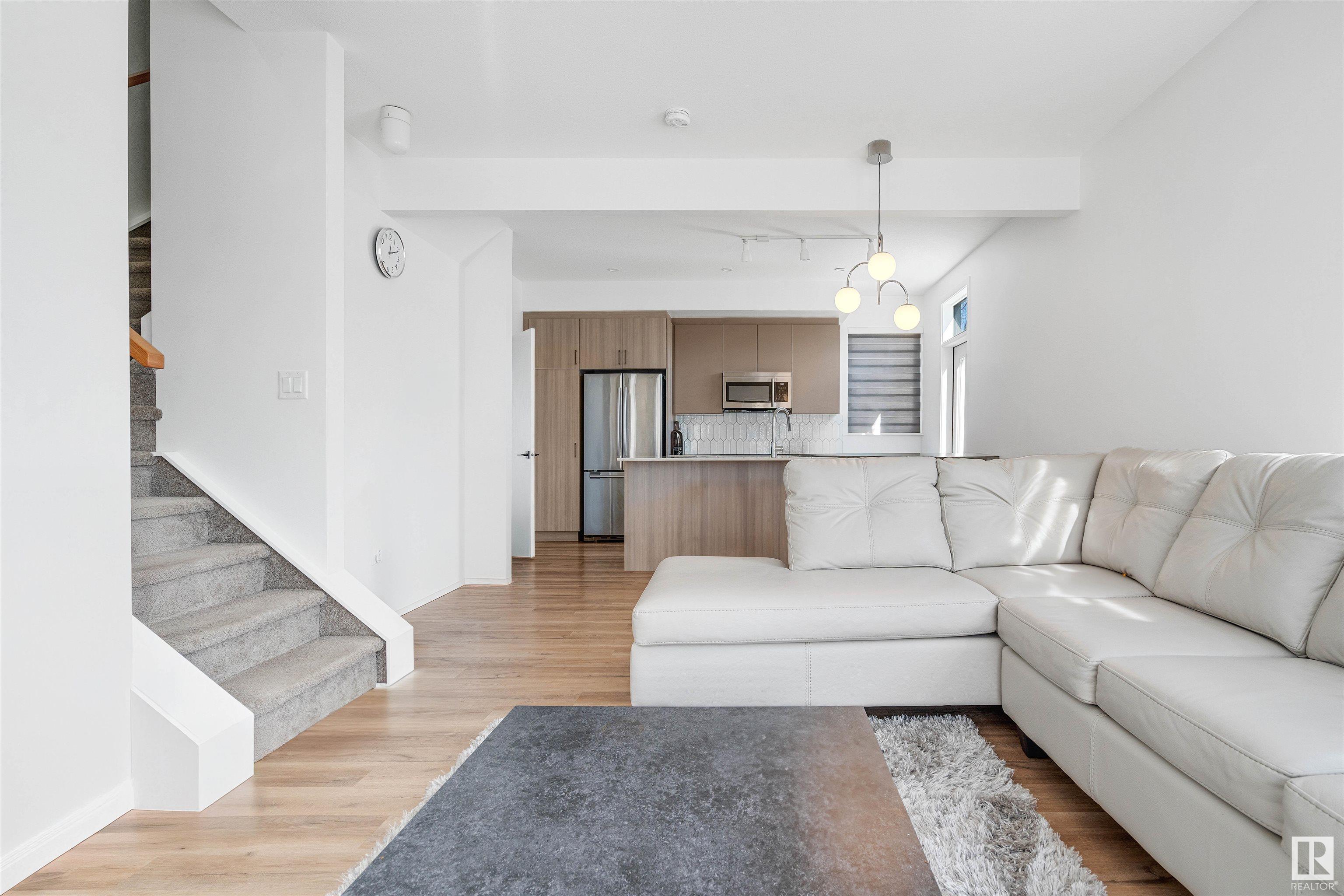 Photo 6 at 16204 102 Avenue NW, Britannia Youngstown, Edmonton