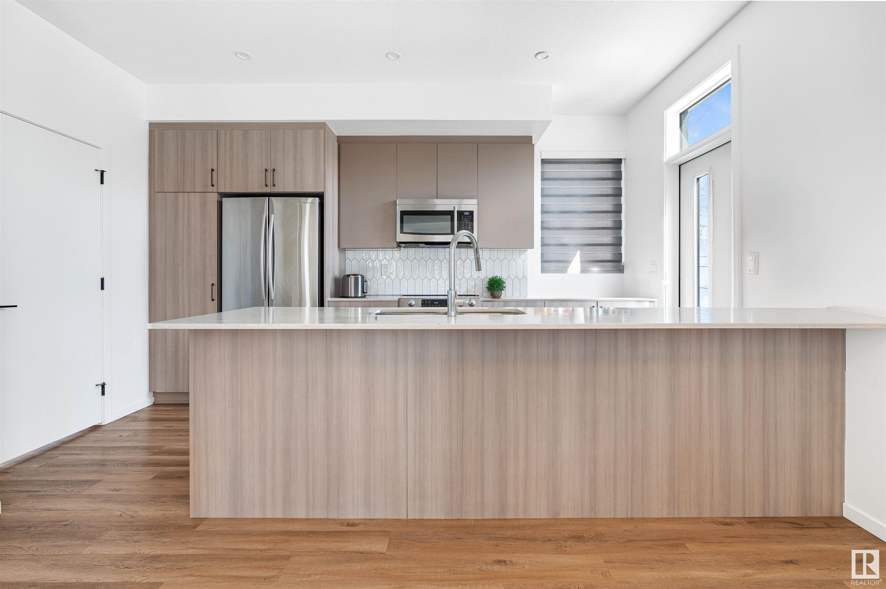 Photo 9 at 16204 102 Avenue NW, Britannia Youngstown, Edmonton