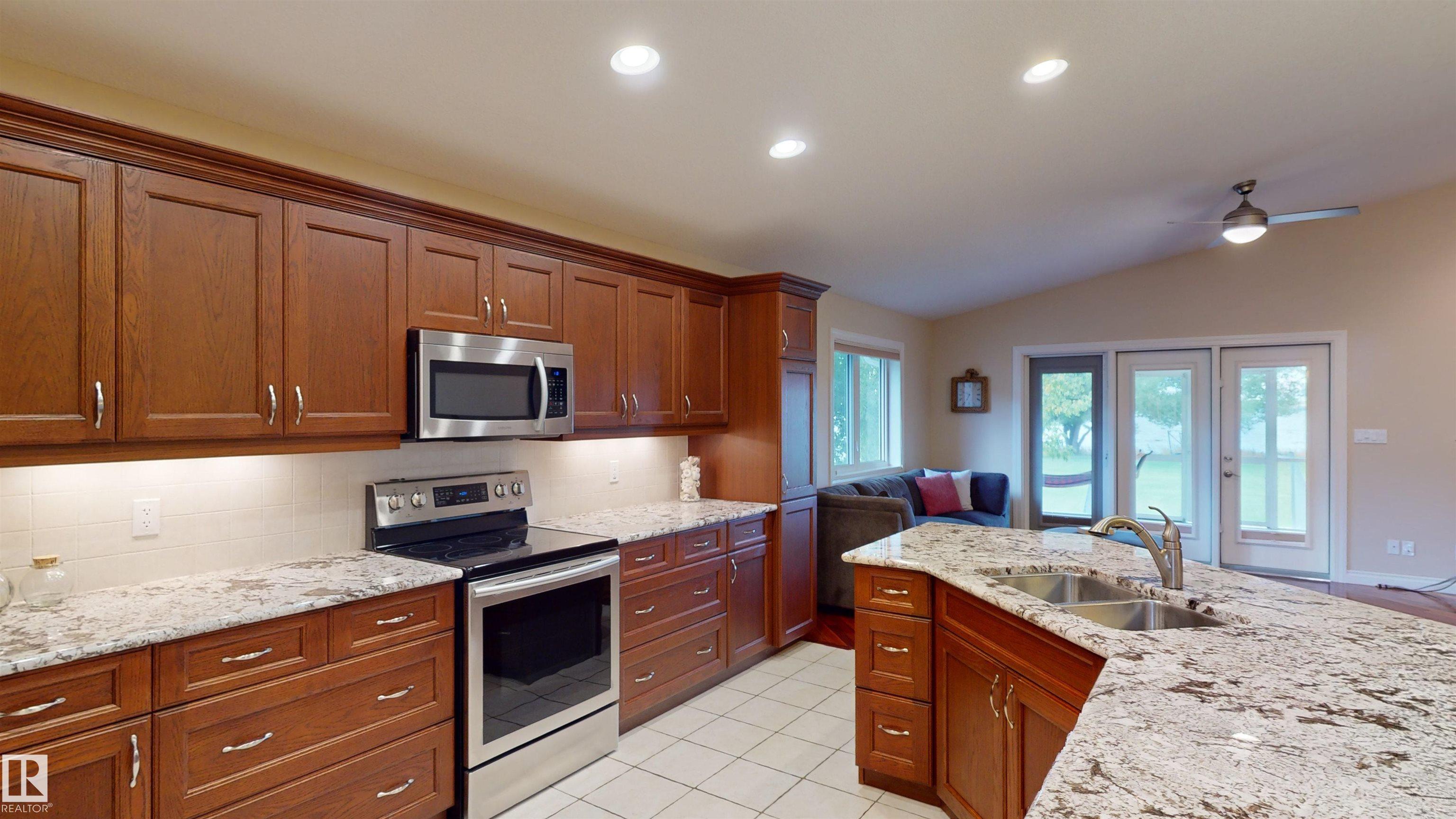 Photo 14 at 53026 Rge Road 43, Rizzie Beach, Rural Parkland County