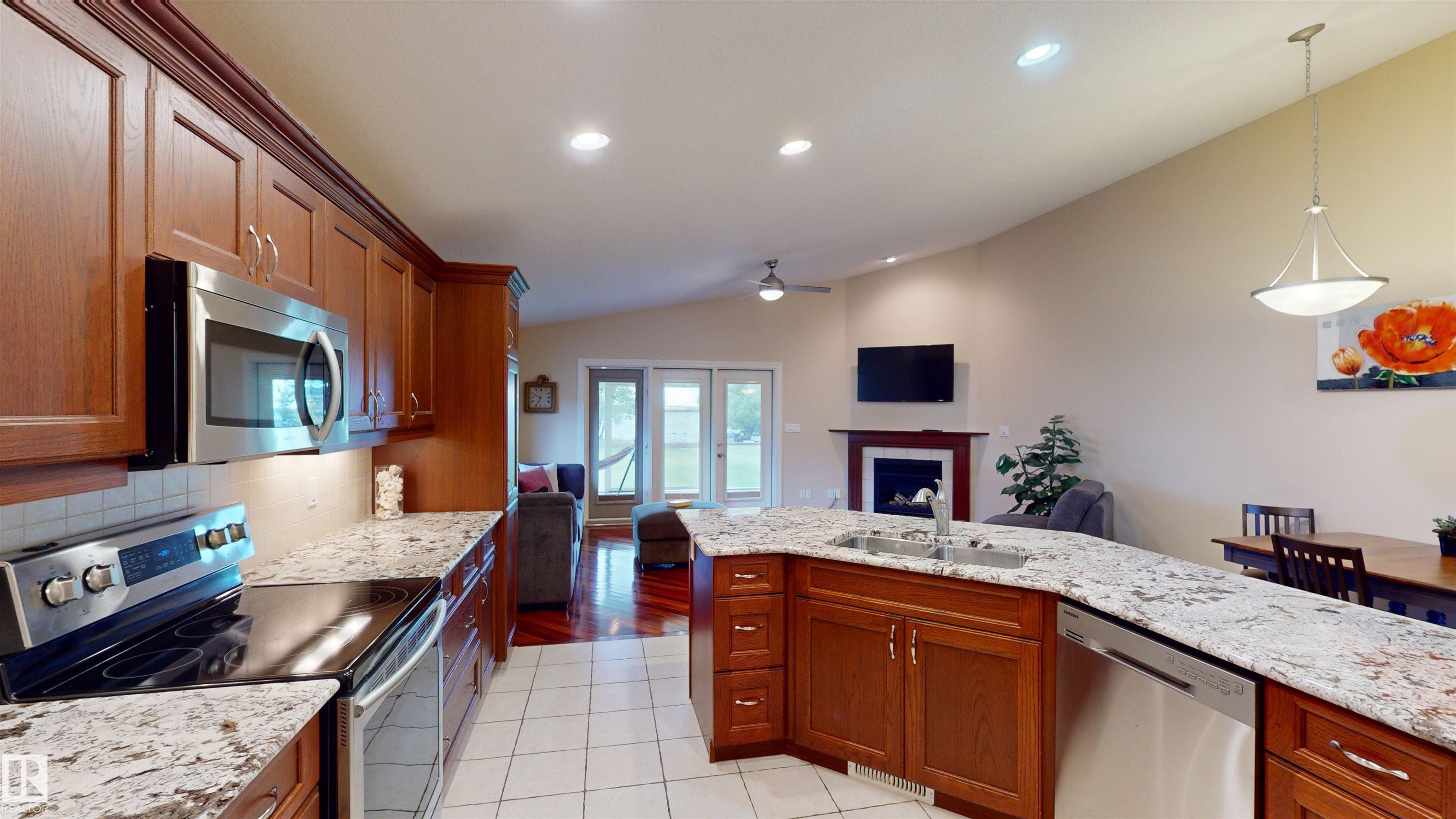 Photo 15 at 53026 Rge Road 43, Rizzie Beach, Rural Parkland County