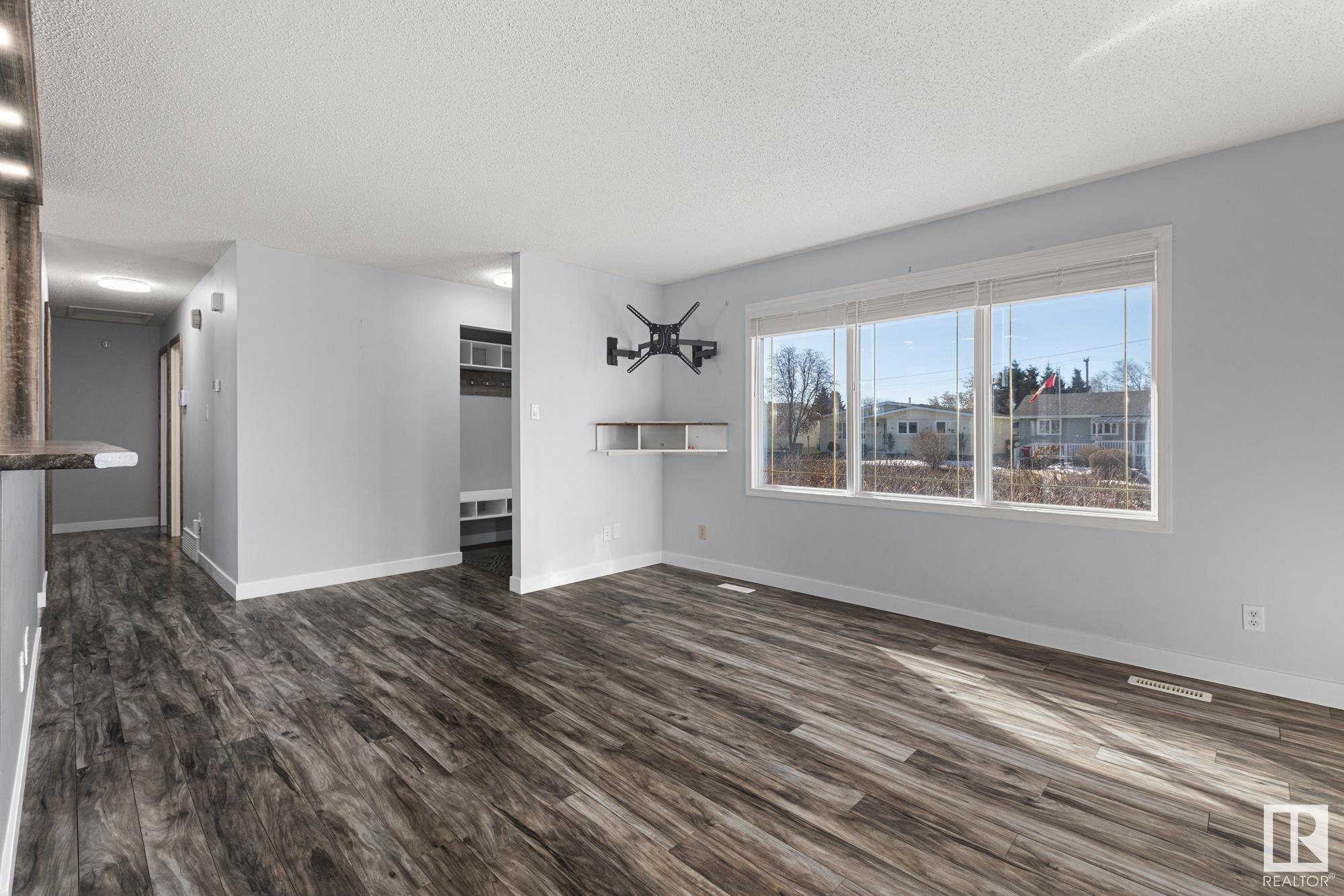 Photo 9 at 10116 104 Avenue, Morinville
