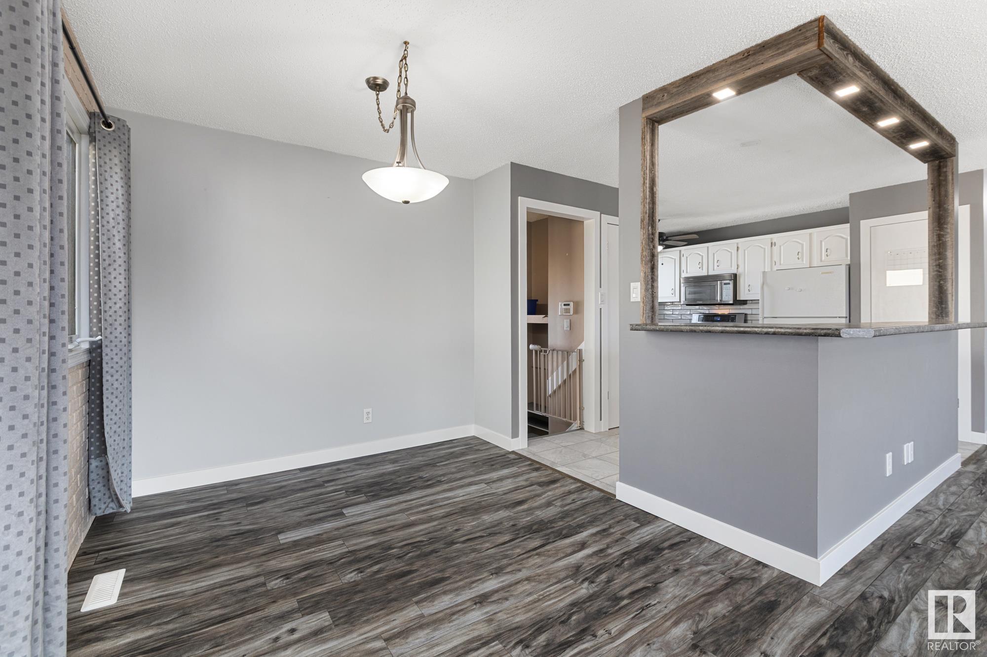 Photo 10 at 10116 104 Avenue, Morinville