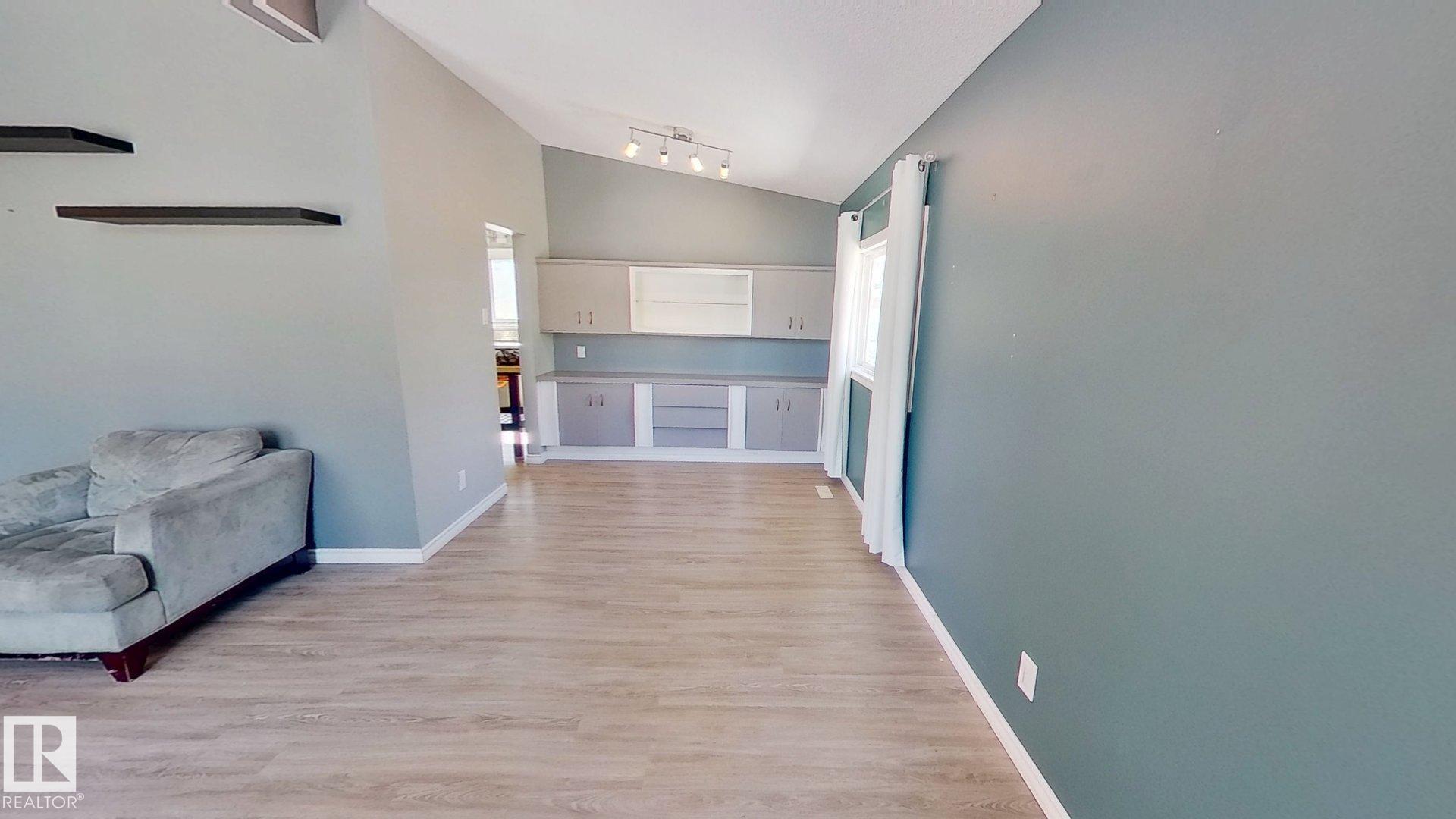 Photo 4 at 12 Ivy Crescent, Maplewood, Sherwood Park
