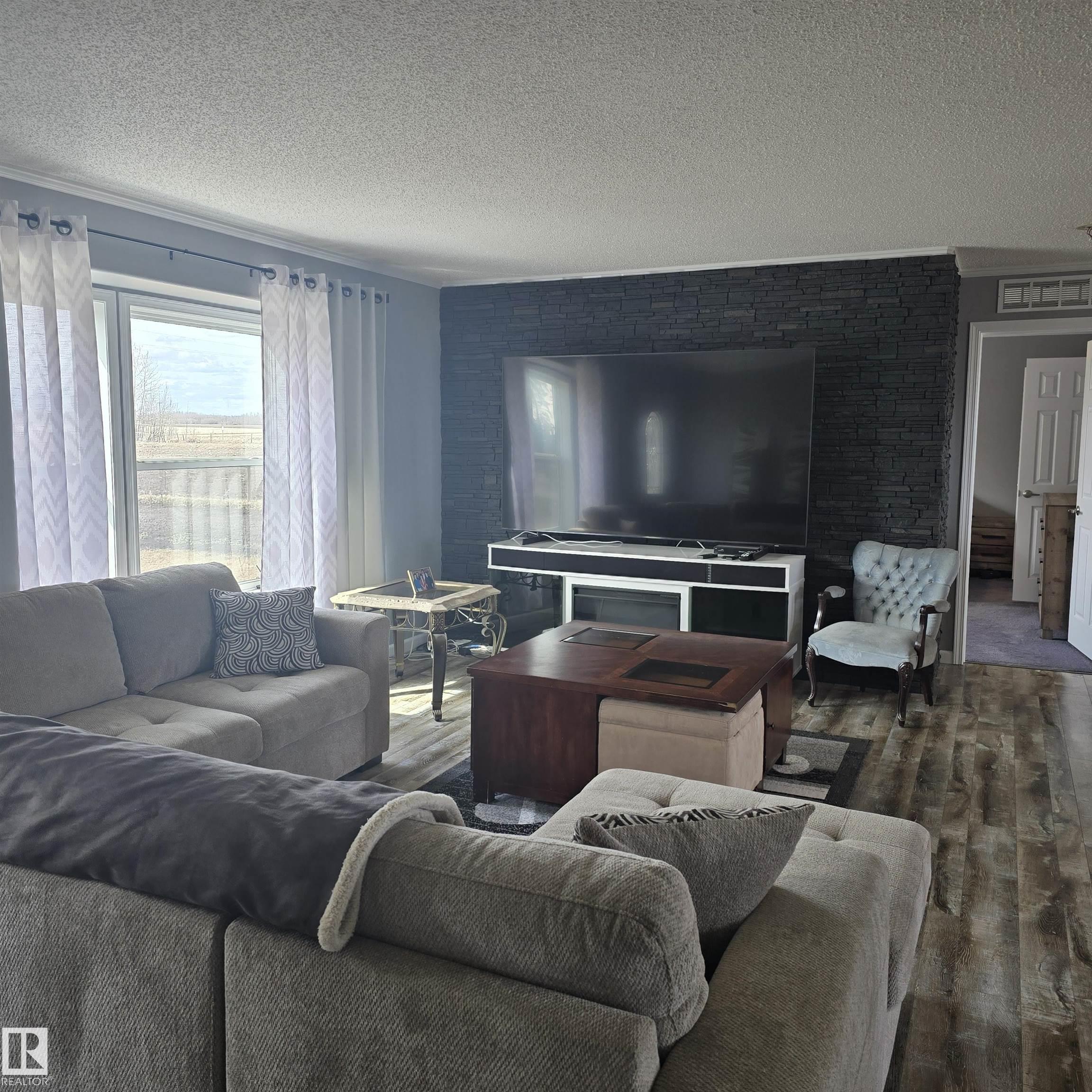 Photo 11 at A49523 Rge Road 261, None, Rural Leduc County
