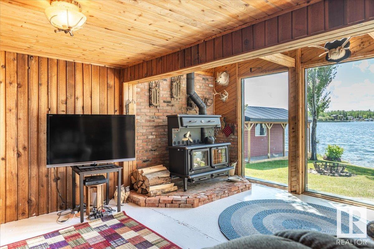 Photo 13 at #10 48031 Rge Rd 271, Wizard Lake Estates, Rural Leduc County