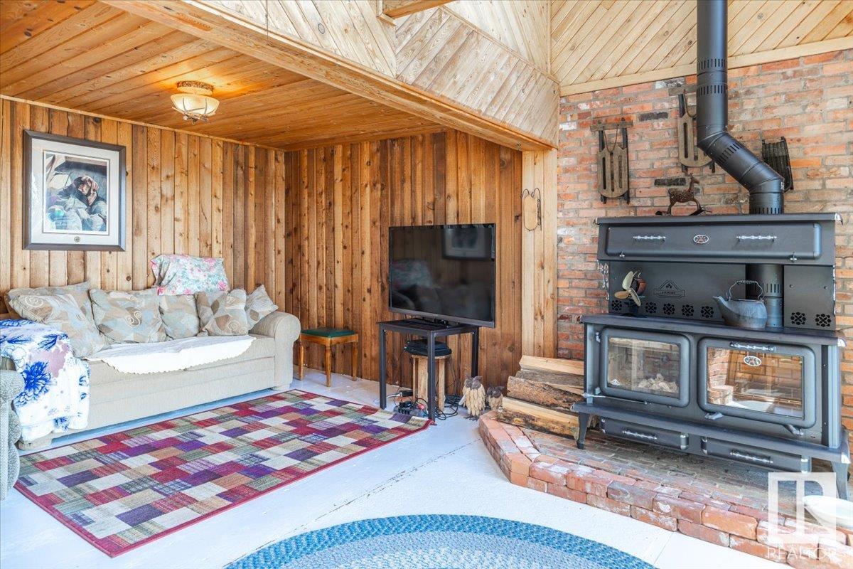 Photo 14 at #10 48031 Rge Rd 271, Wizard Lake Estates, Rural Leduc County