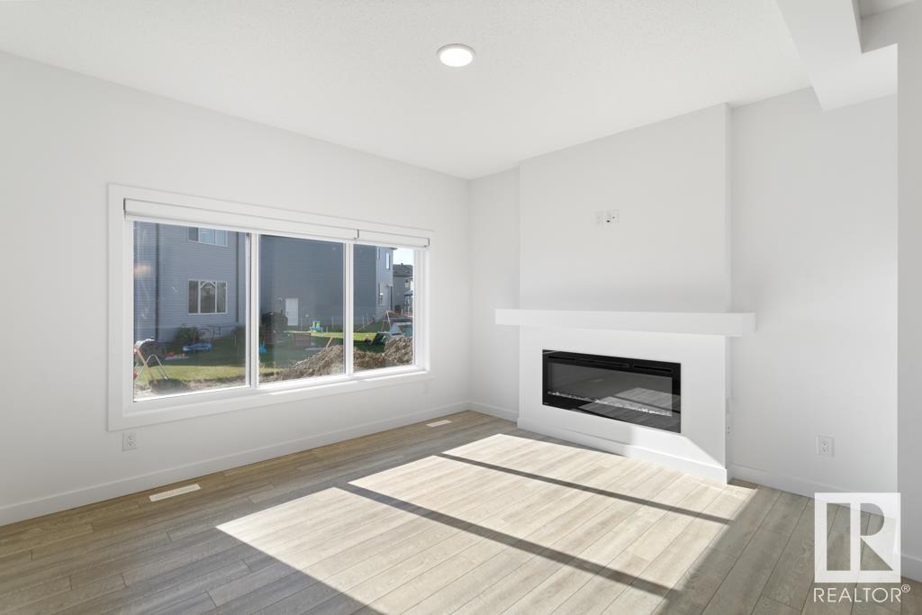 Photo 12 at 19007 20 Avenue Nw, River's Edge, Edmonton