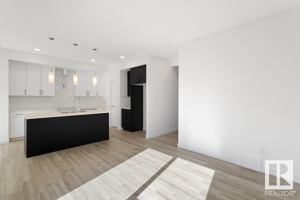 Photo 17 at 19007 20 Avenue Nw, River's Edge, Edmonton