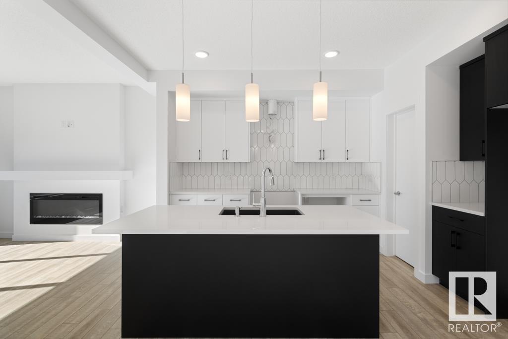 Photo 8 at 19007 20 Avenue Nw, River's Edge, Edmonton