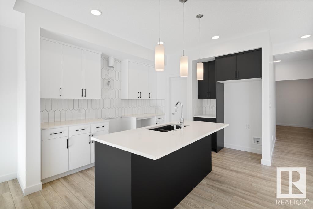Photo 9 at 19007 20 Avenue Nw, River's Edge, Edmonton