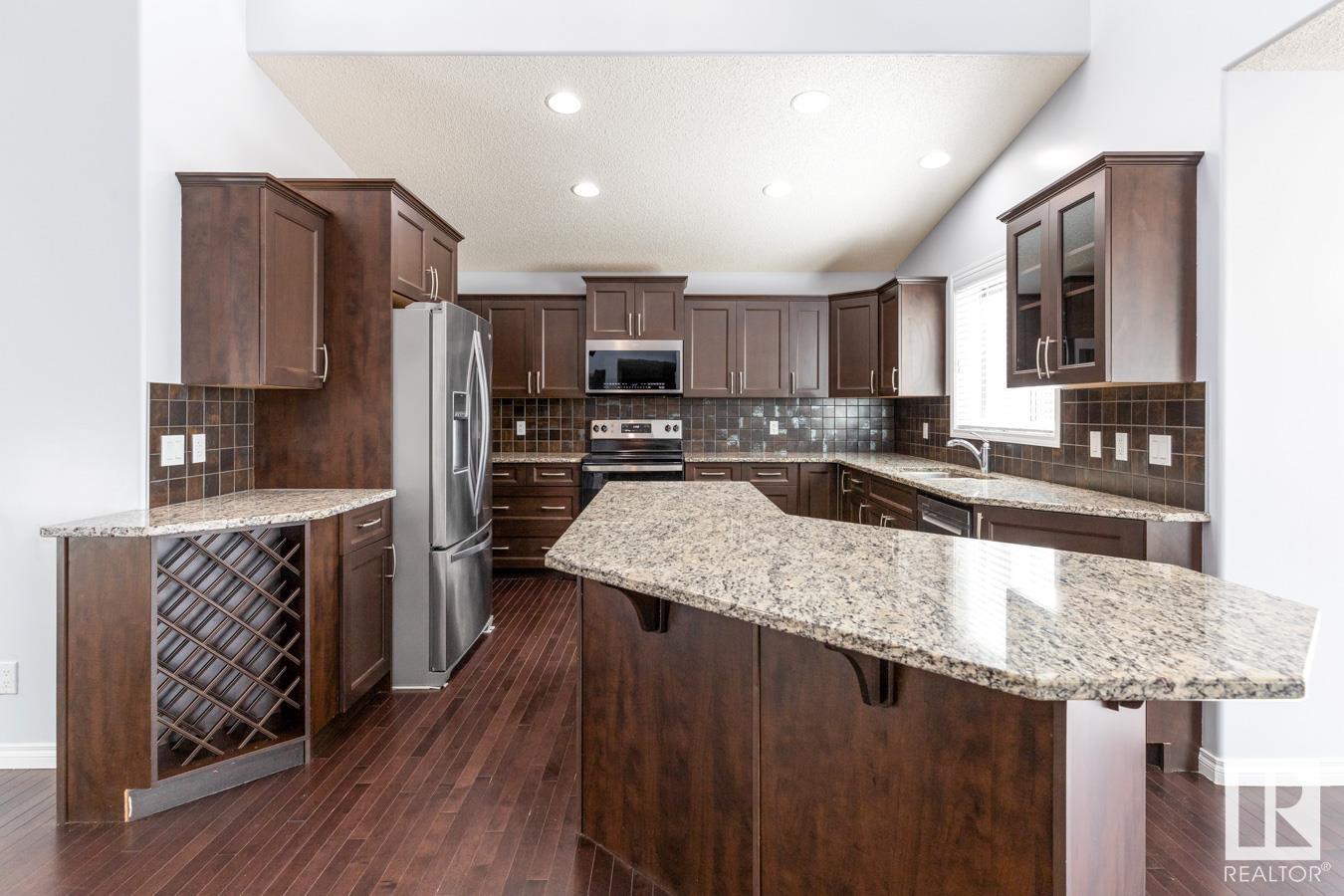 Photo 11 at 20511 93 Avenue Nw, Webber Greens, Edmonton