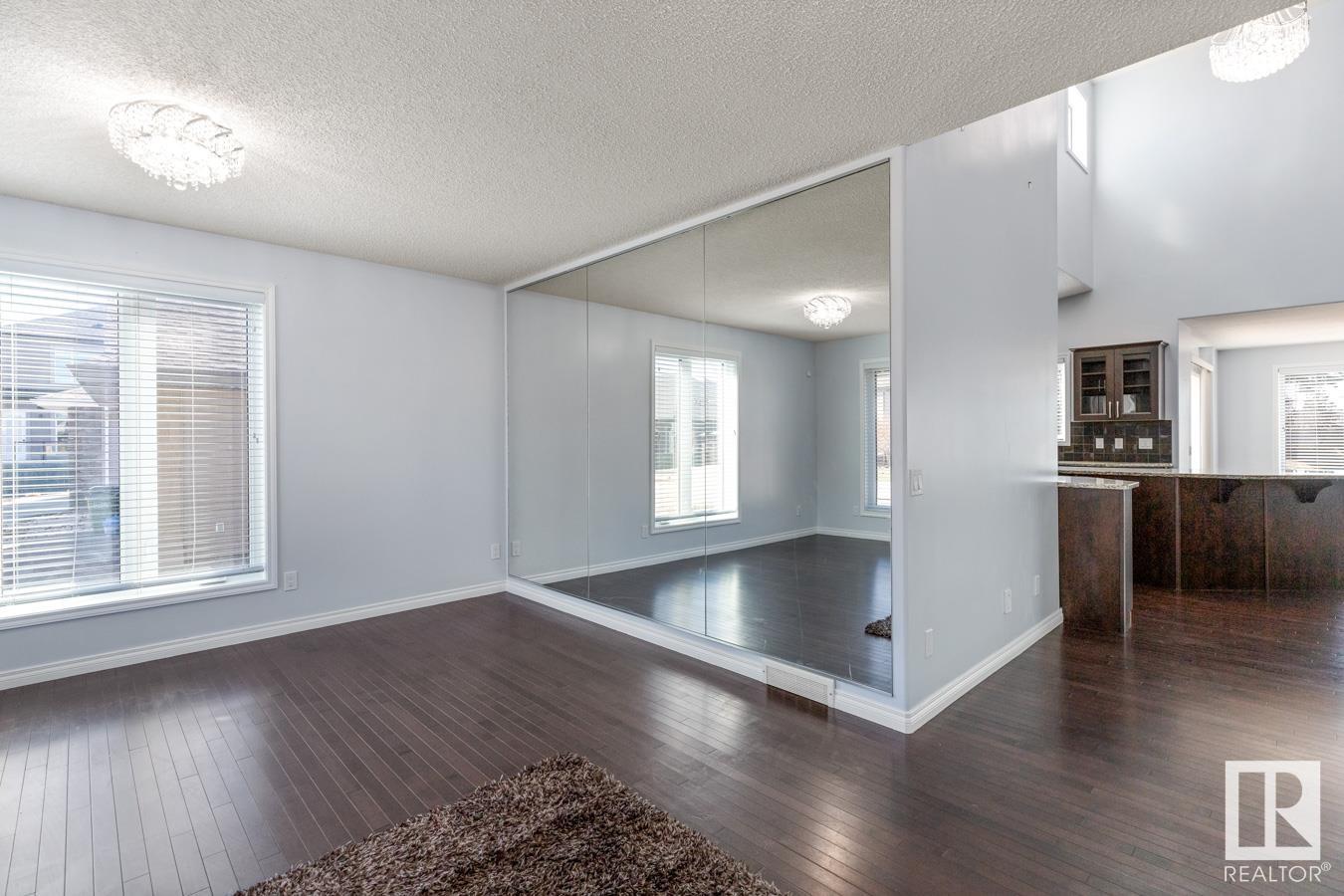 Photo 4 at 20511 93 Avenue Nw, Webber Greens, Edmonton