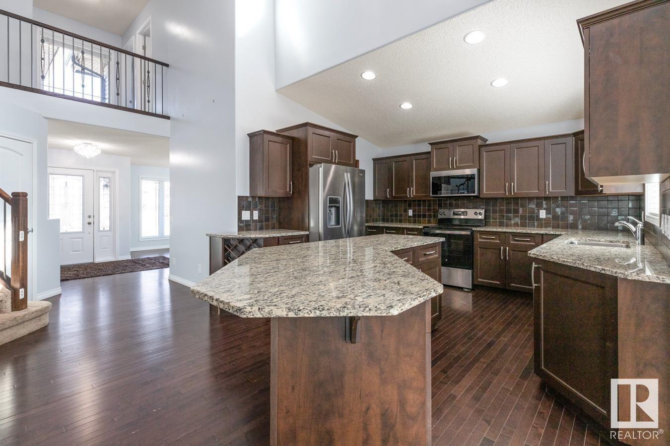 Photo 10 at 20511 93 Avenue Nw, Webber Greens, Edmonton