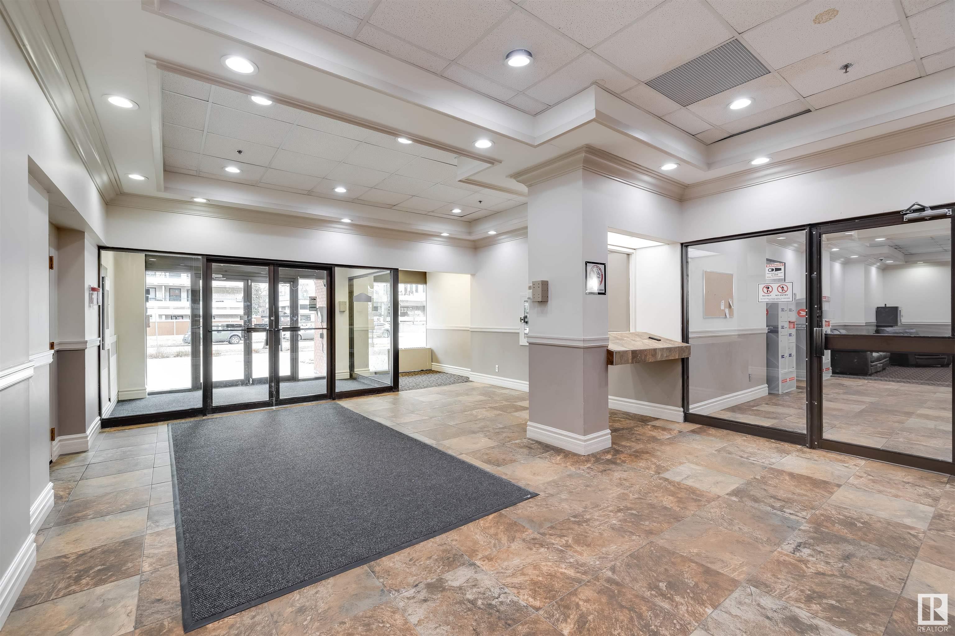 Photo 2 at 216 - 10160 114 Street Nw, Wîhkwêntôwin, Edmonton