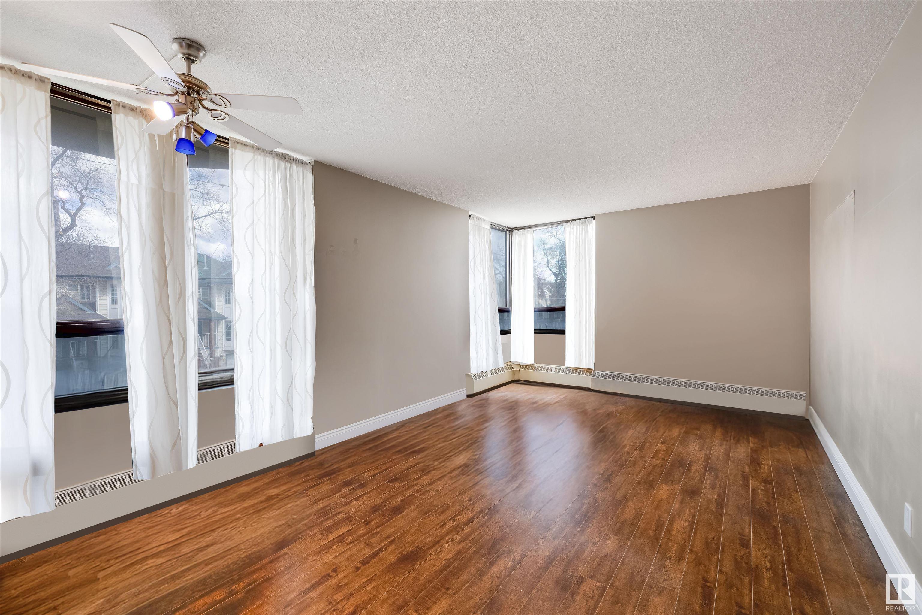 Photo 4 at 216 - 10160 114 Street Nw, Wîhkwêntôwin, Edmonton
