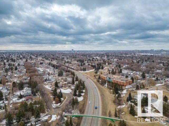 http://cdnparap120.paragonrels.com/ParagonImages/Property/p12/RAE/225344113/69/0/0/e89c56c11236dbe3529a34a4f2fb73a9/1/cf67dd703f31ea27ca41e9f47e3aa8df/225344113-E0F52570-7125-4138-AA70-96A5A68D0FFC.JPG