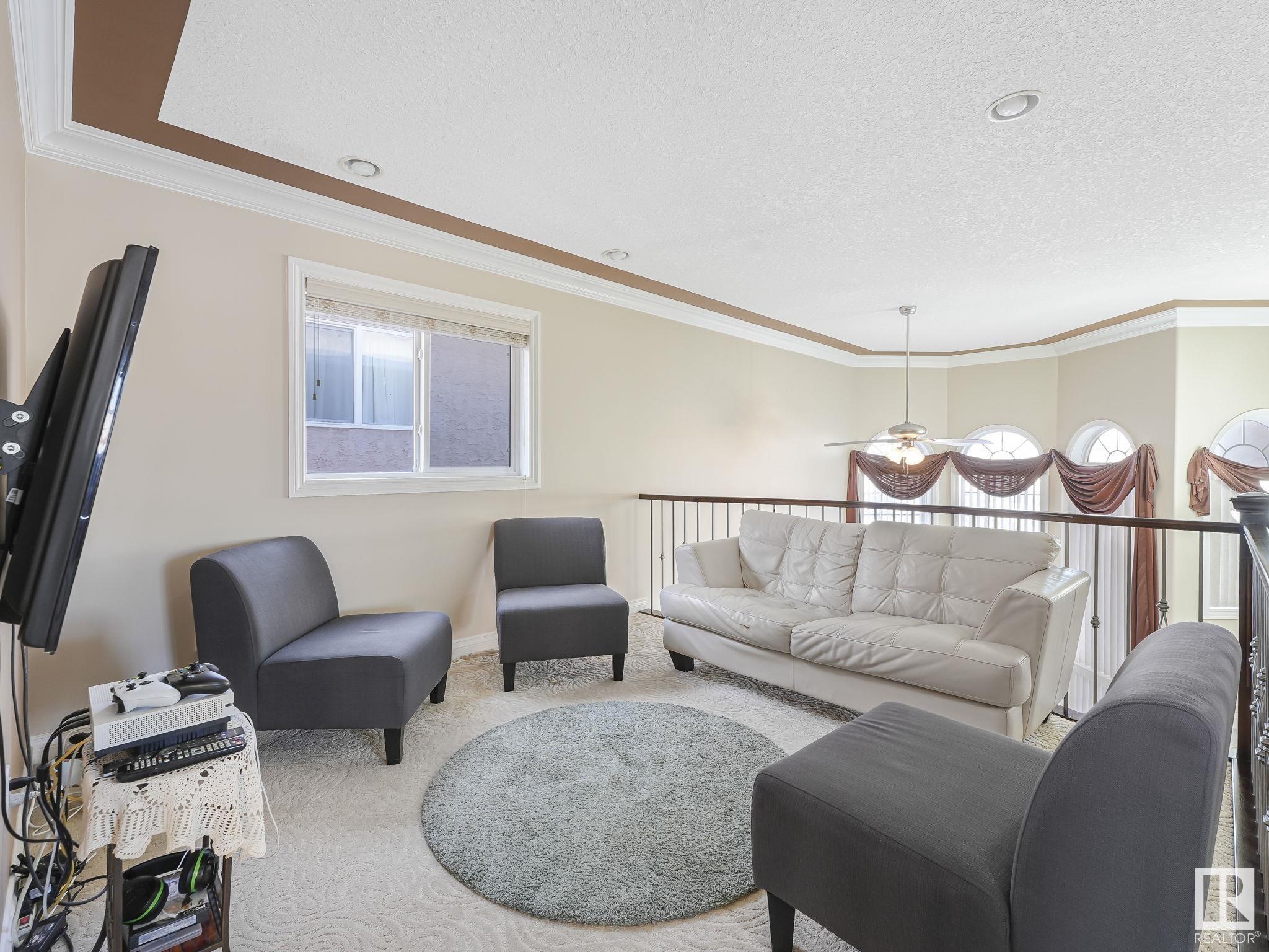 Photo 22 at 15743 95 Street NW, Eaux Claires, Edmonton