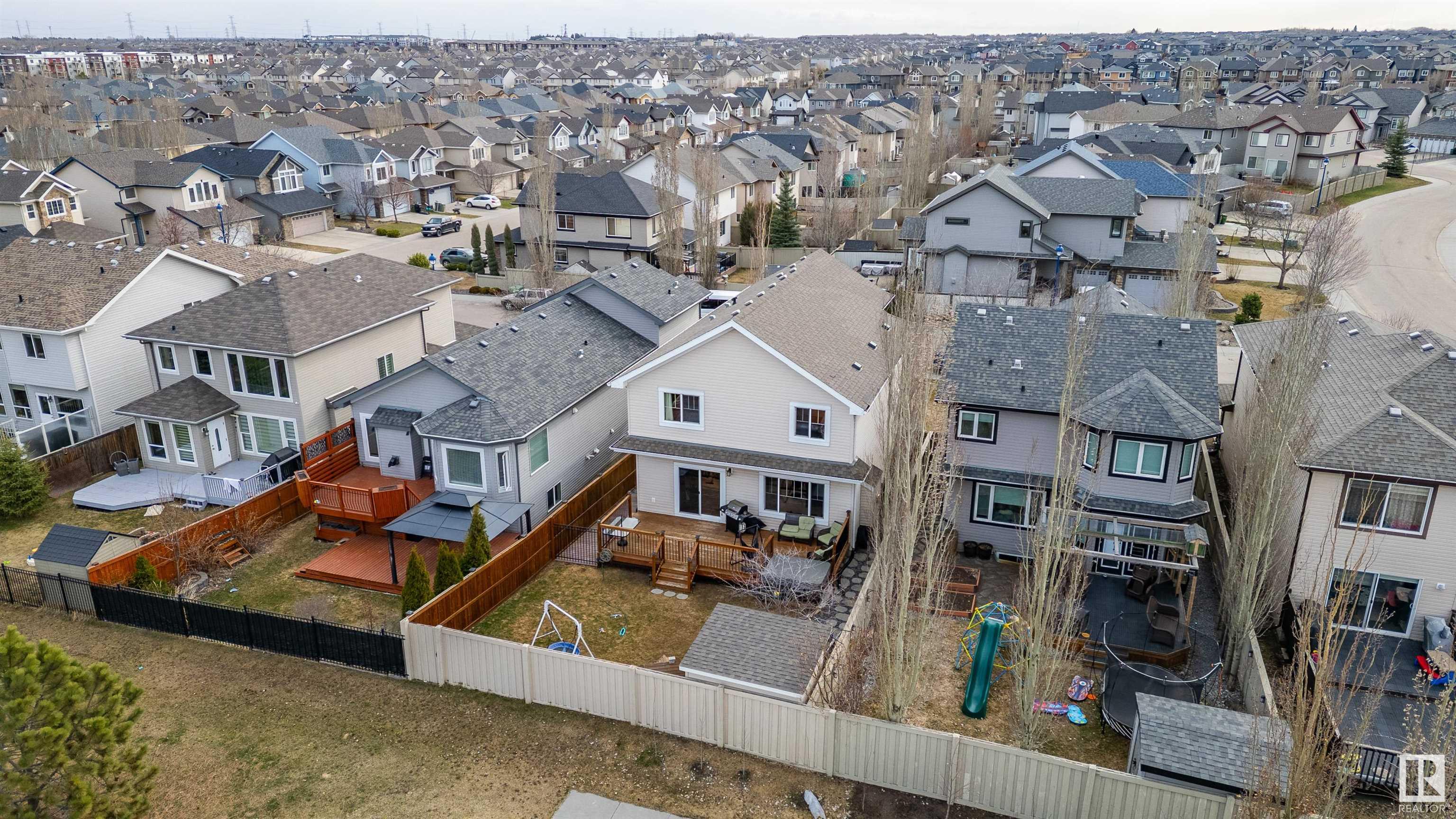 http://cdnparap120.paragonrels.com/ParagonImages/Property/p12/RAE/225344467/62/0/0/43c6deb5eab9d9e83779ce15055bf0cd/1/18d567d0b498357e0a64710491e2827c/225344467-05dead29-2e21-45c2-b6bb-25dda512ad30.JPG