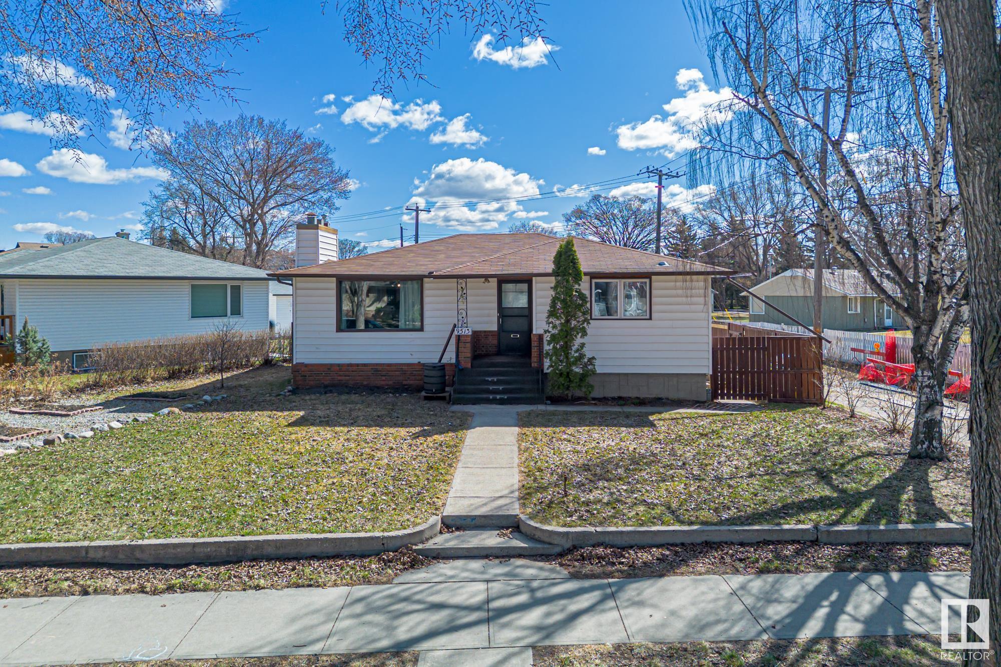 Photo 2 at 9513 81 Street Nw, Holyrood, Edmonton