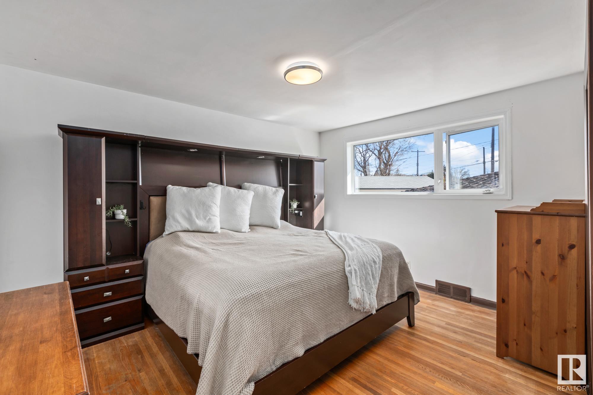 Photo 18 at 9513 81 Street Nw, Holyrood, Edmonton