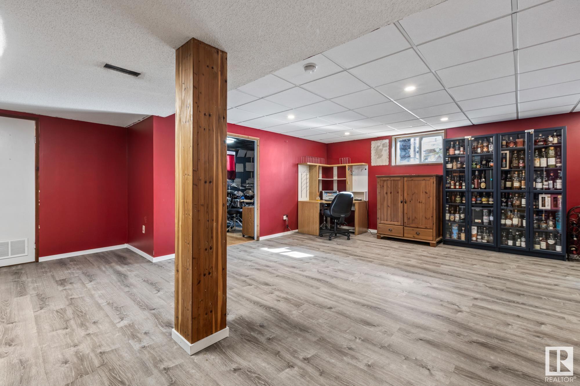 Photo 28 at 9513 81 Street Nw, Holyrood, Edmonton