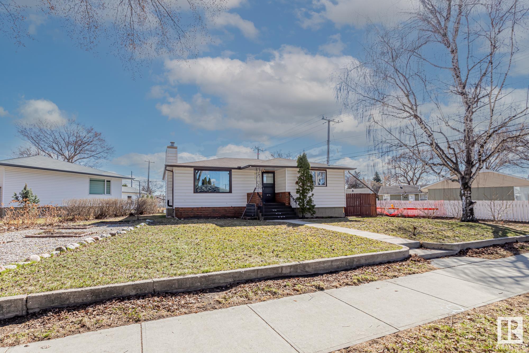 Photo 38 at 9513 81 Street Nw, Holyrood, Edmonton