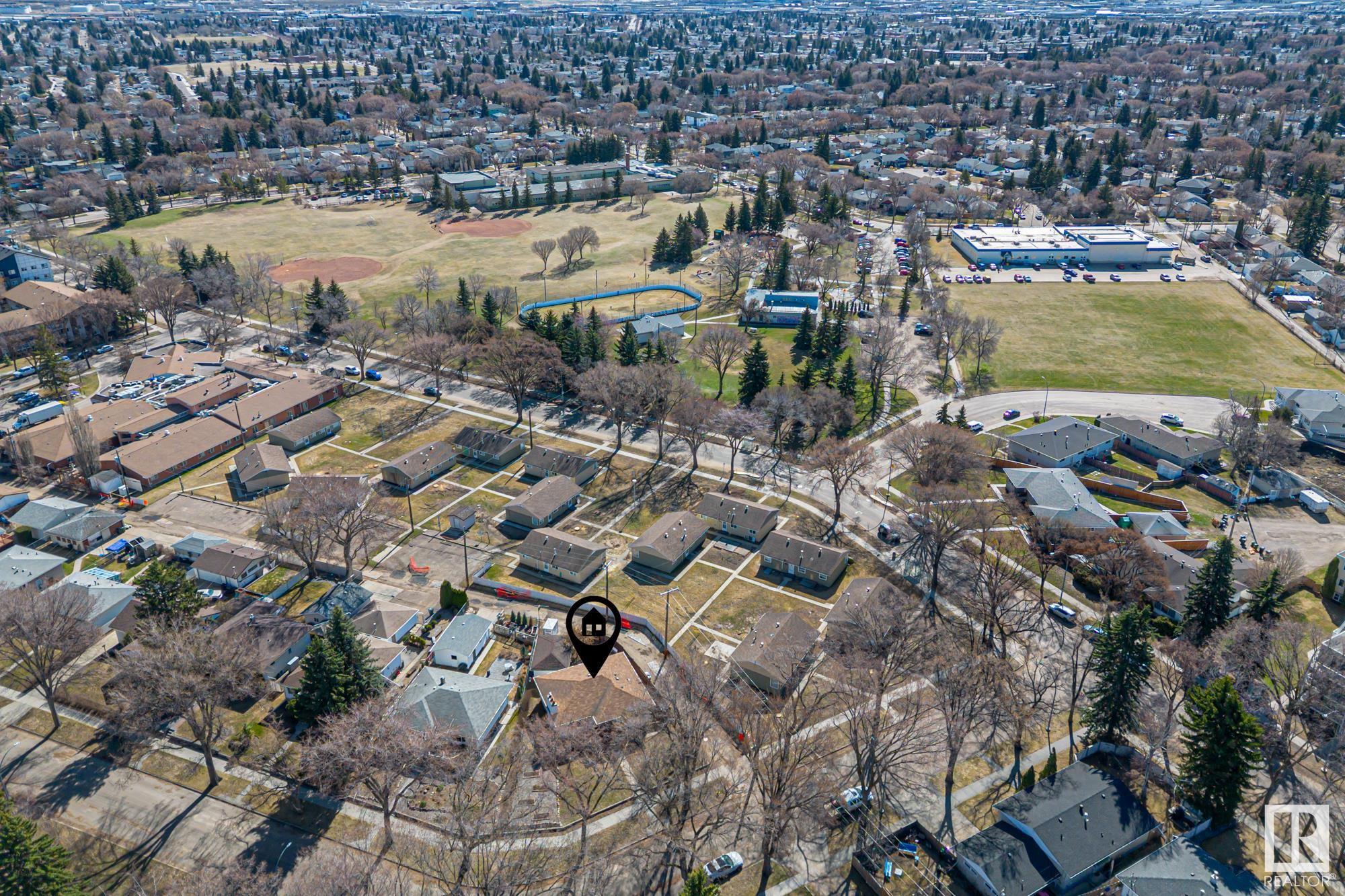 Photo 42 at 9513 81 Street Nw, Holyrood, Edmonton