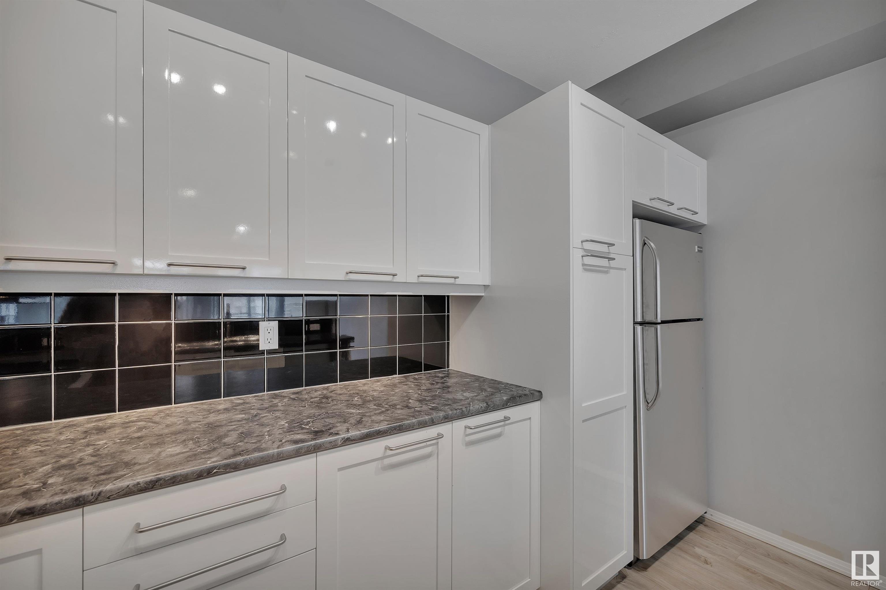 Photo 9 at 413 - 10033 110 Street Nw, Wîhkwêntôwin, Edmonton