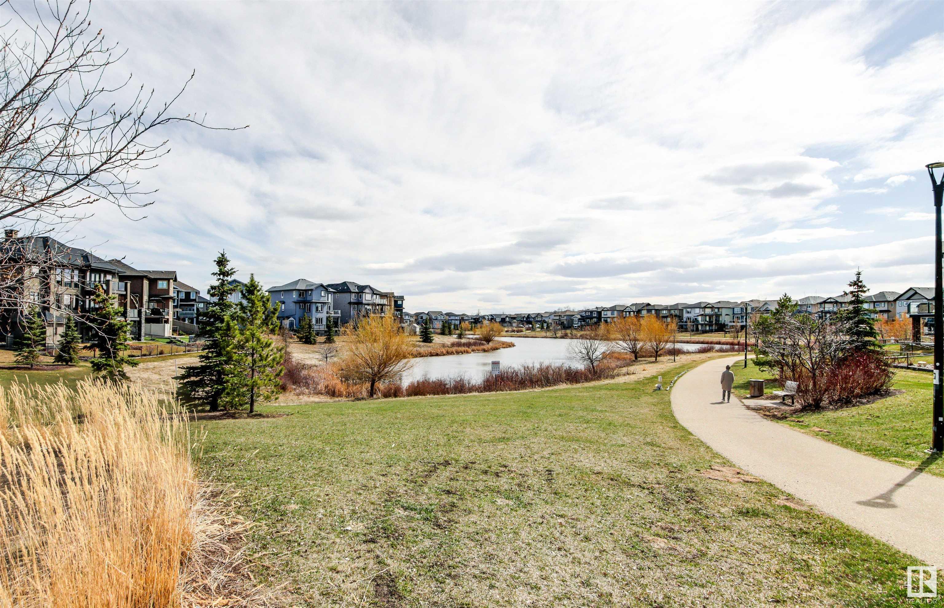 http://cdnparap120.paragonrels.com/ParagonImages/Property/p12/RAE/225344742/59/0/0/e94e7fd7498053c8c5662386cac3ece1/1/0219a64236d3bc8e104d091499c3c032/225344742-420c1b5a-d039-4a92-a433-558ed002a8f0.JPG