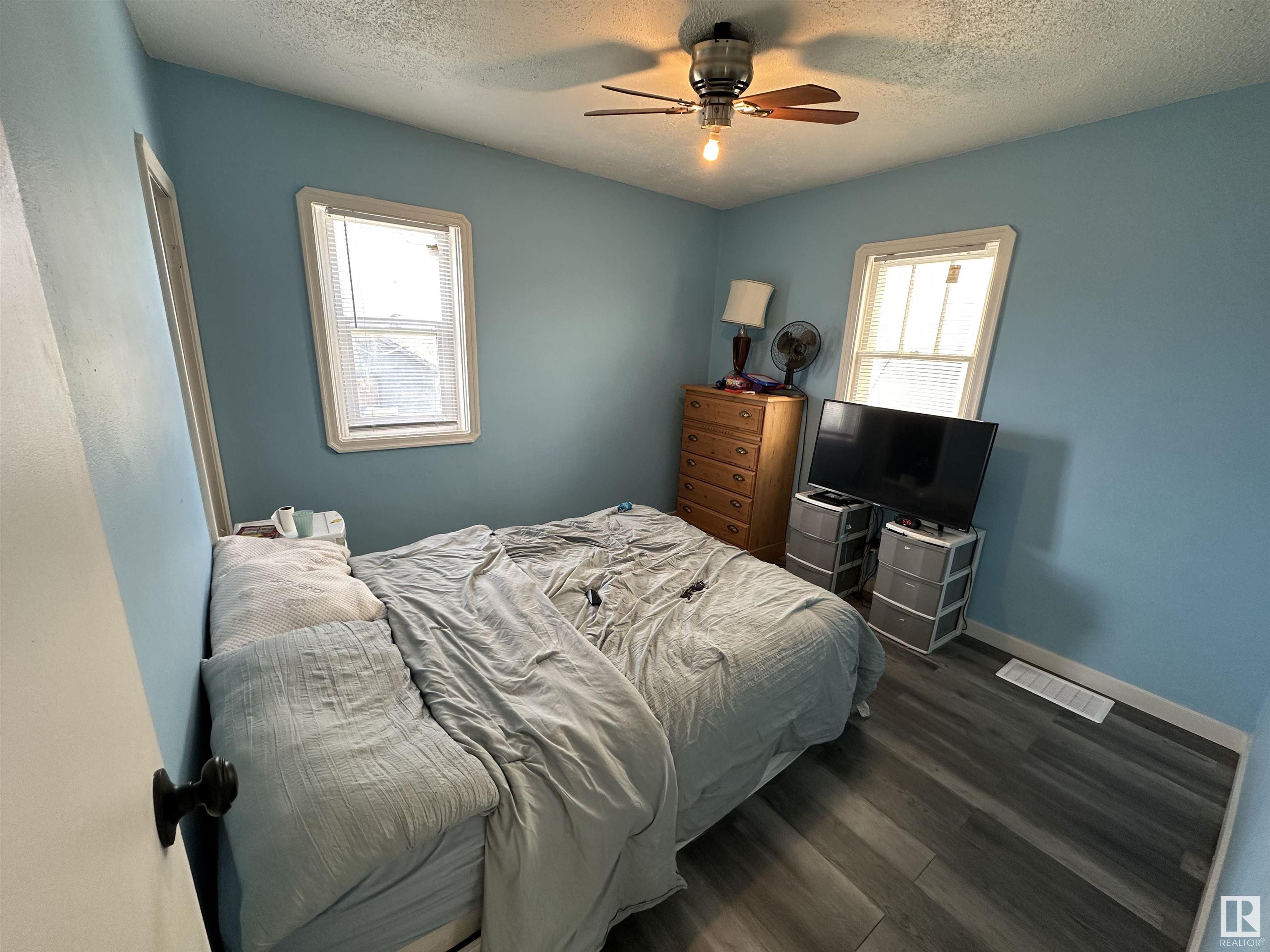 Photo 2 at 9546 108a Avenue Nw, Mccauley, Edmonton
