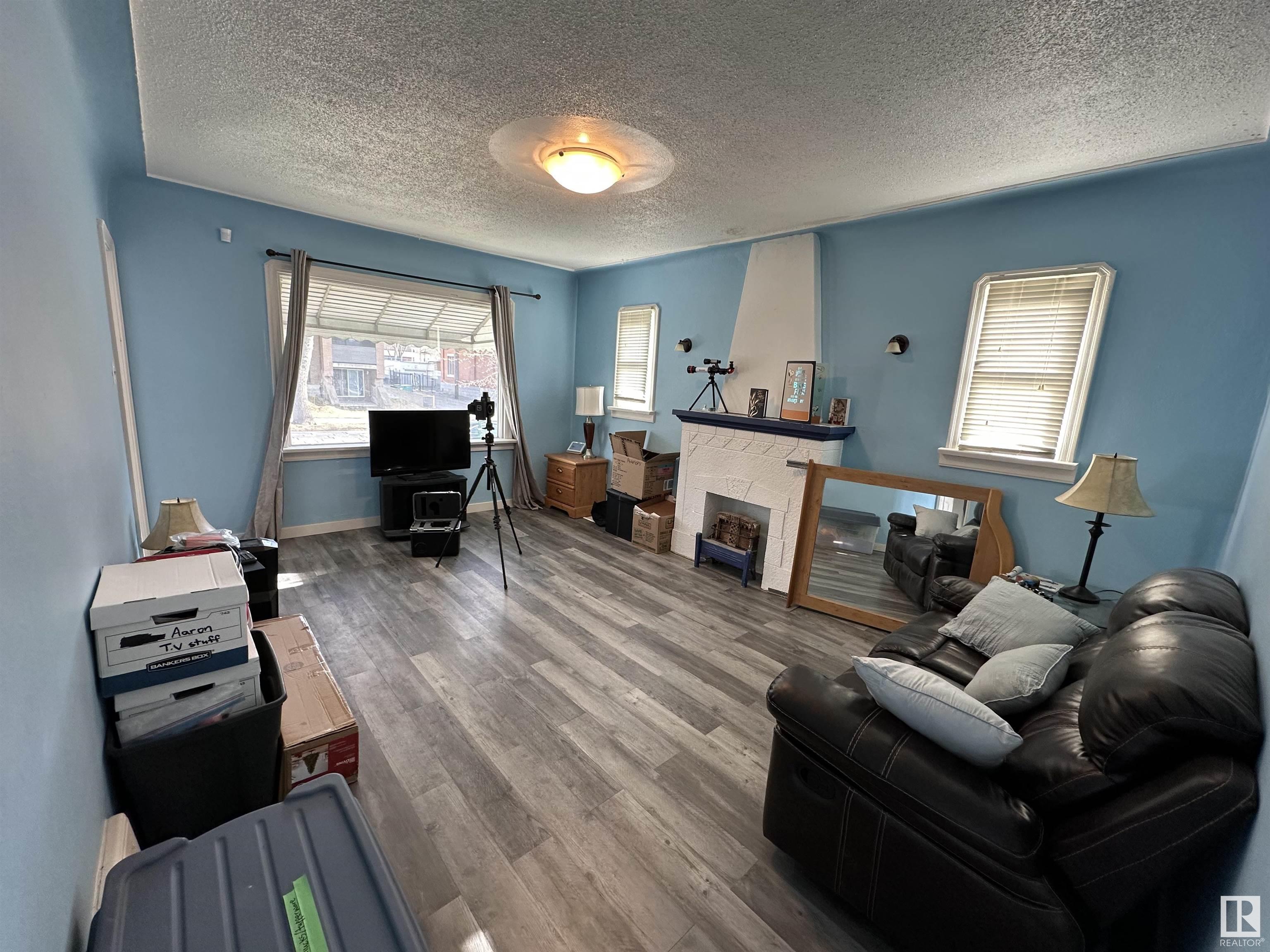 Photo 6 at 9546 108a Avenue Nw, Mccauley, Edmonton