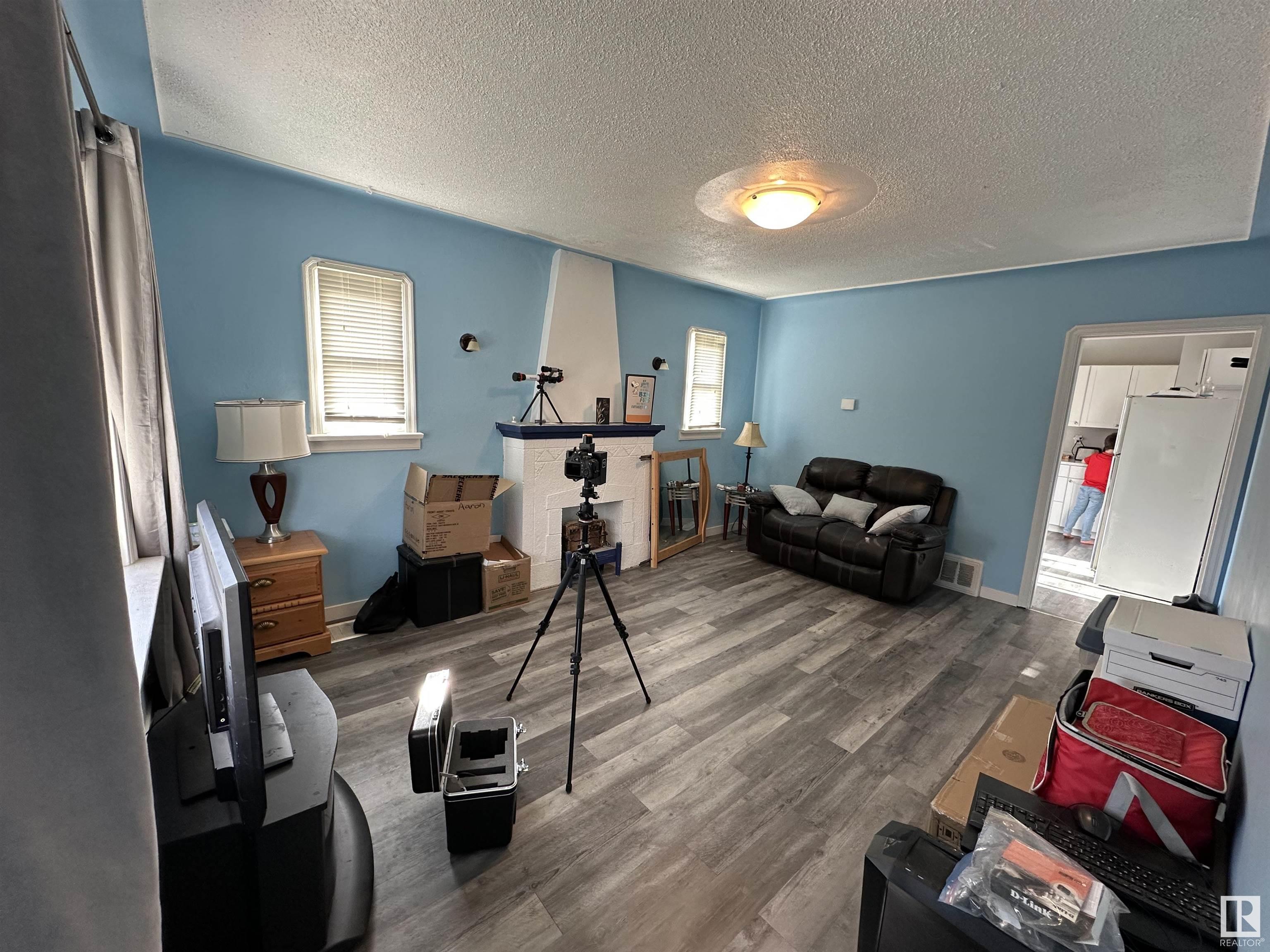 Photo 7 at 9546 108a Avenue Nw, Mccauley, Edmonton