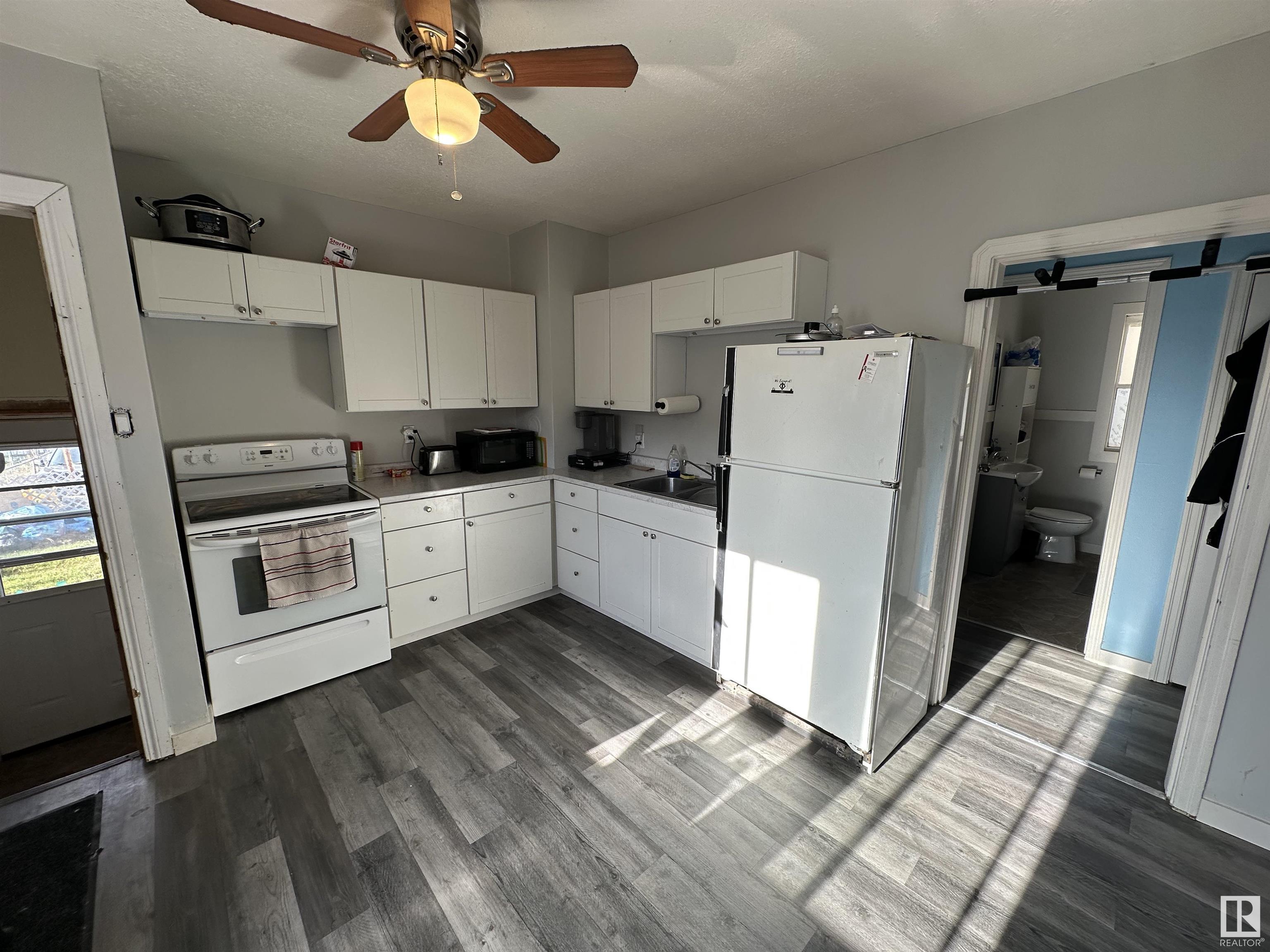 Photo 9 at 9546 108a Avenue Nw, Mccauley, Edmonton