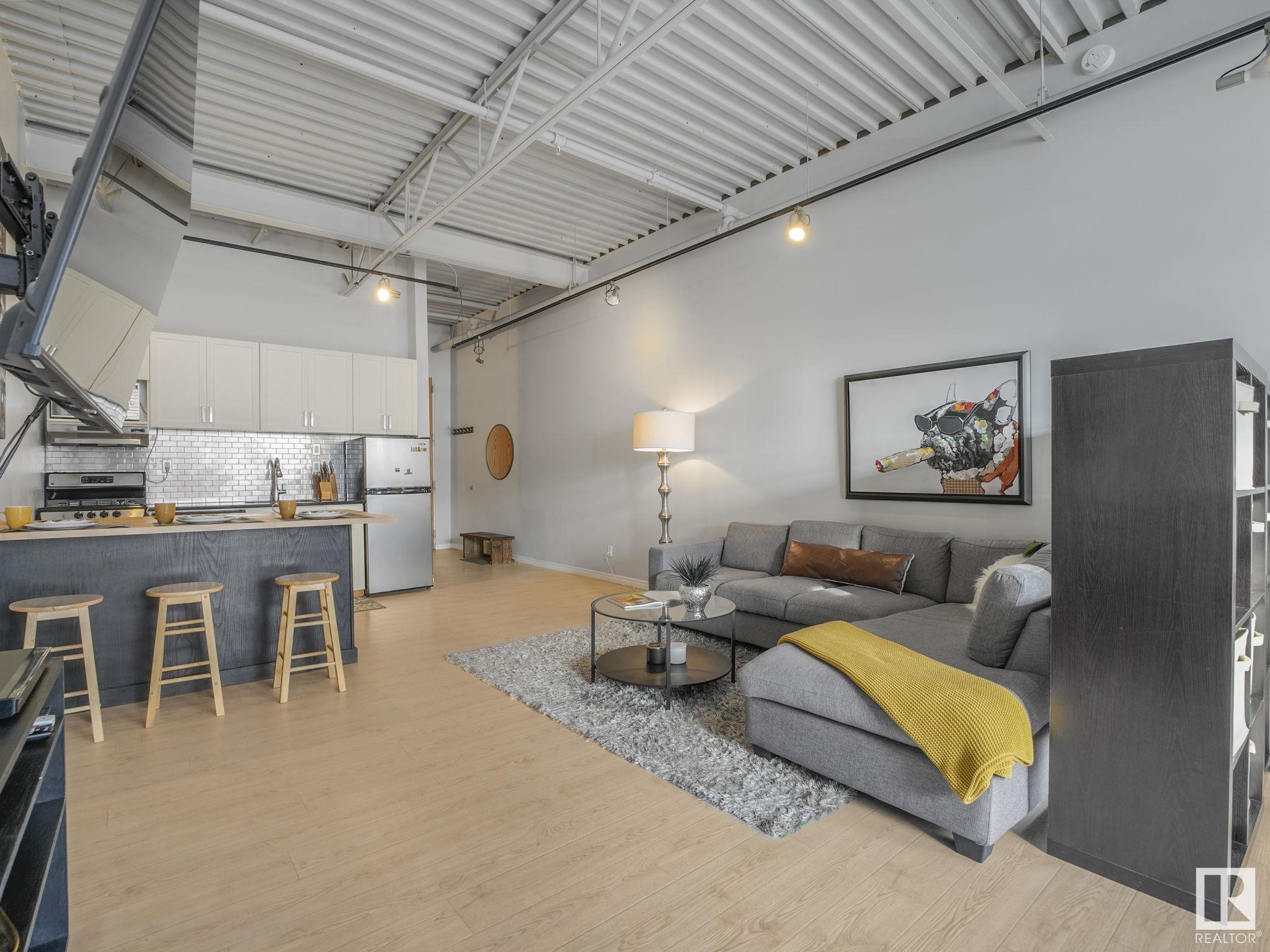 305 - 10355 105 Street Nw, Downtown, Edmonton 2