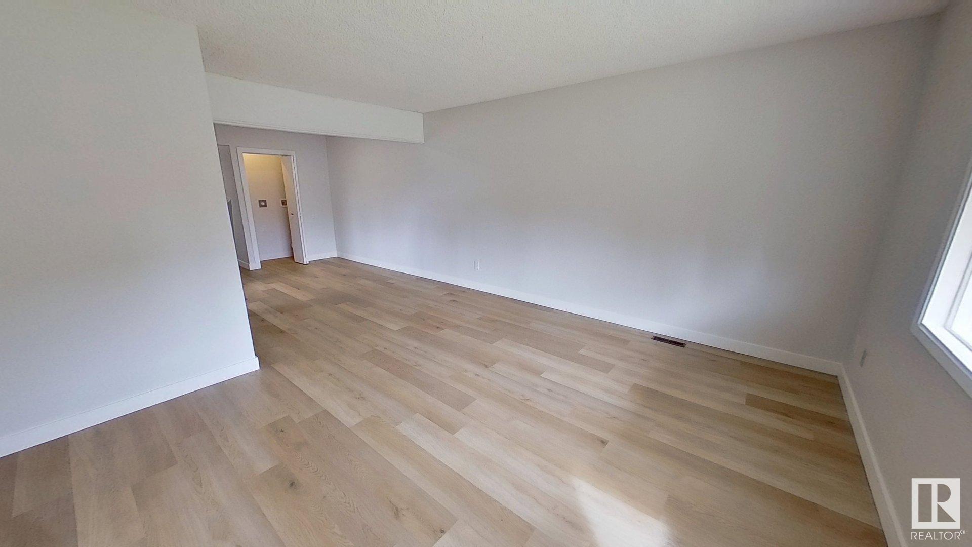Photo 2 at 13002 69 Street Nw, Balwin, Edmonton