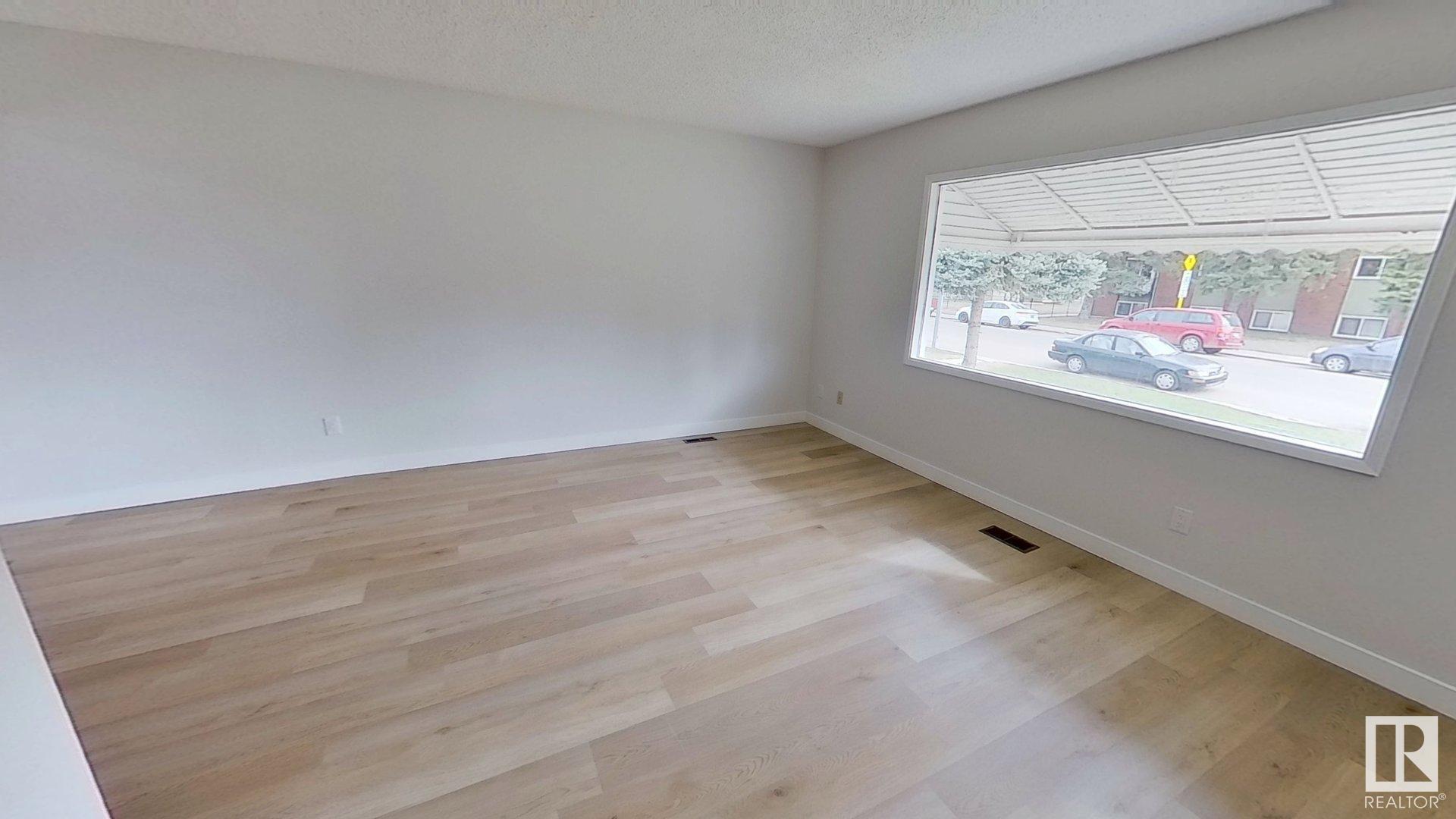 Photo 4 at 13002 69 Street Nw, Balwin, Edmonton