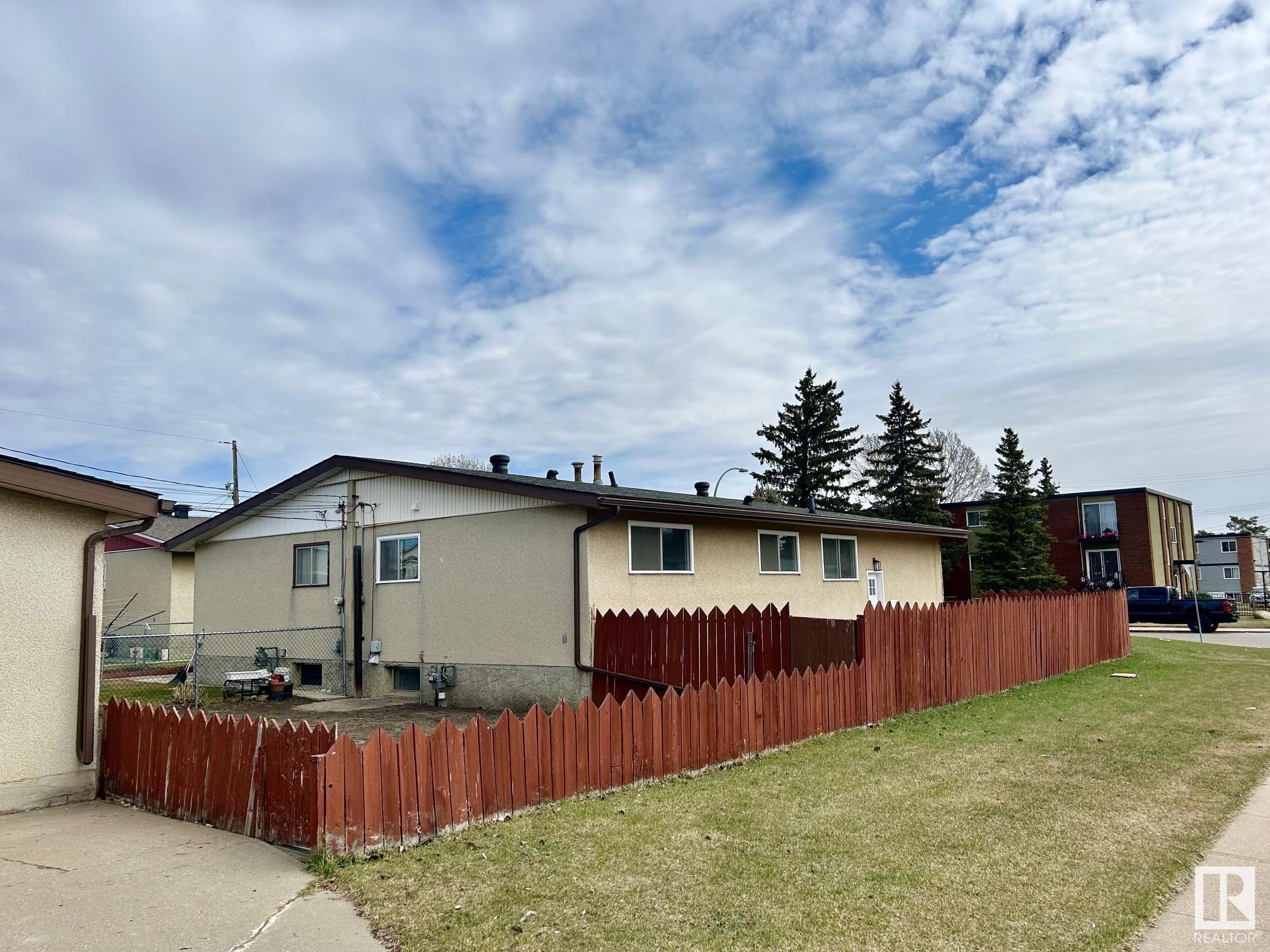 Photo 33 at 13002 69 Street Nw, Balwin, Edmonton