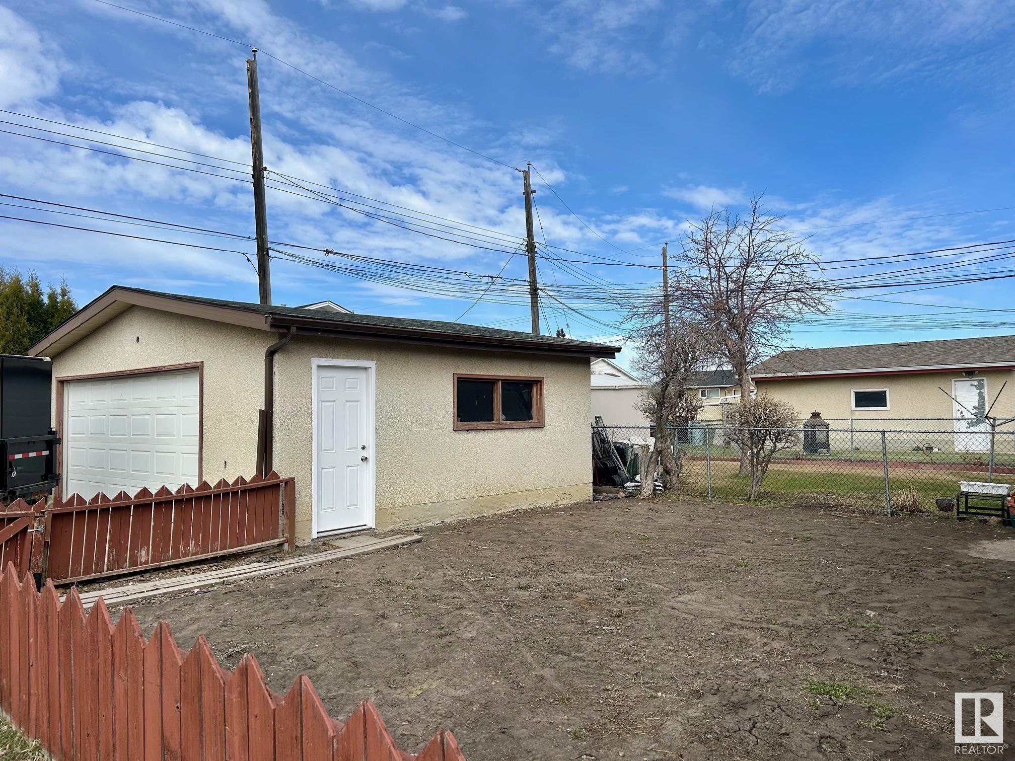 Photo 34 at 13002 69 Street Nw, Balwin, Edmonton
