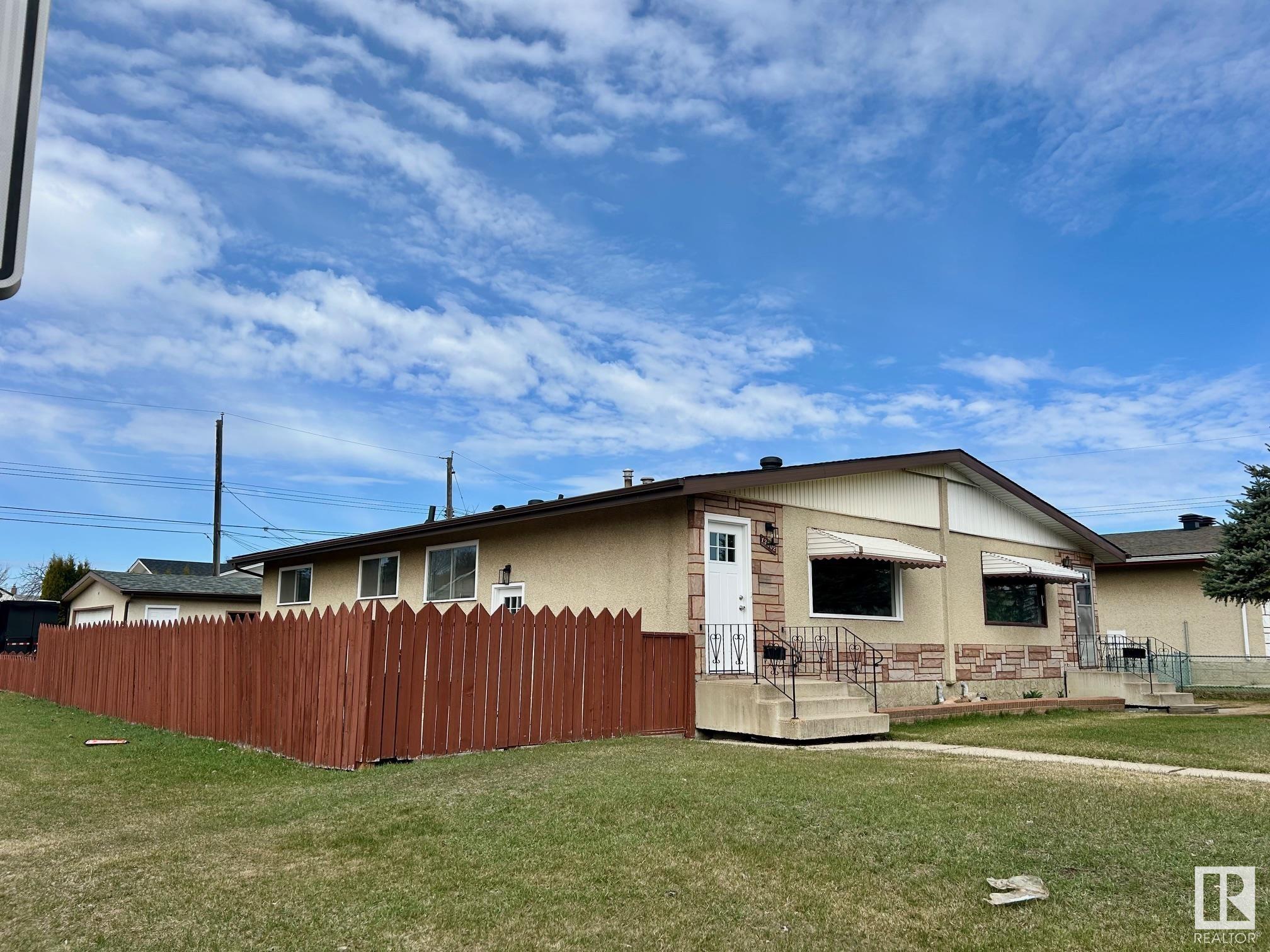 Photo 35 at 13002 69 Street Nw, Balwin, Edmonton