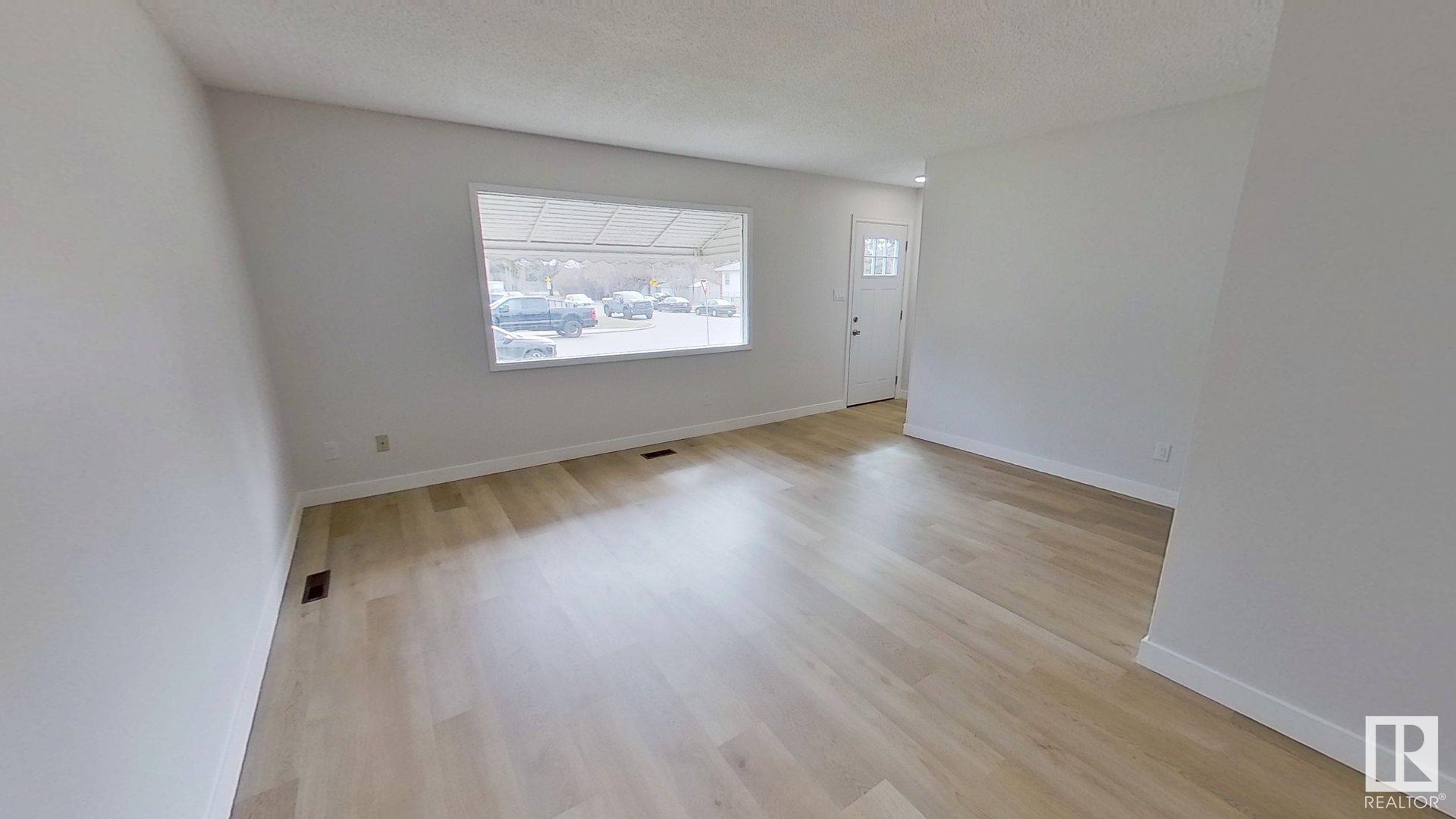 Photo 6 at 13002 69 Street Nw, Balwin, Edmonton