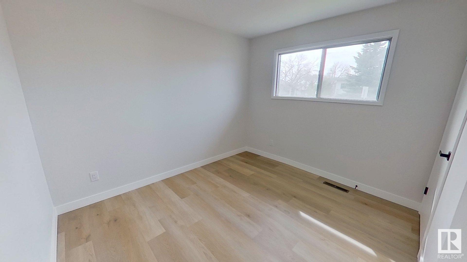Photo 10 at 13002 69 Street Nw, Balwin, Edmonton