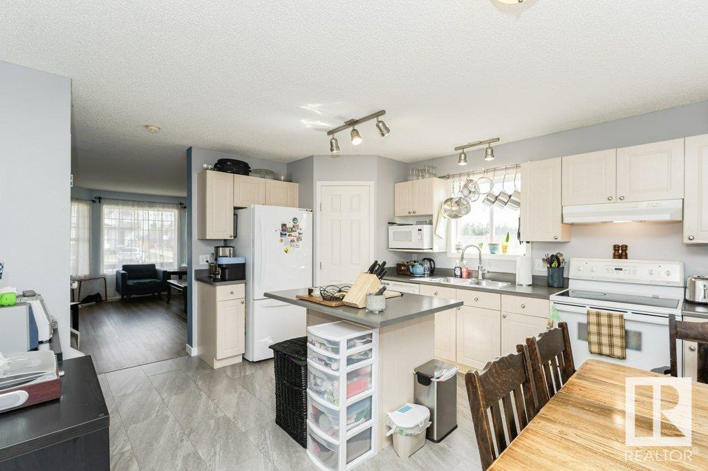 Photo 18 at 4403 150 Avenue Nw, Miller, Edmonton