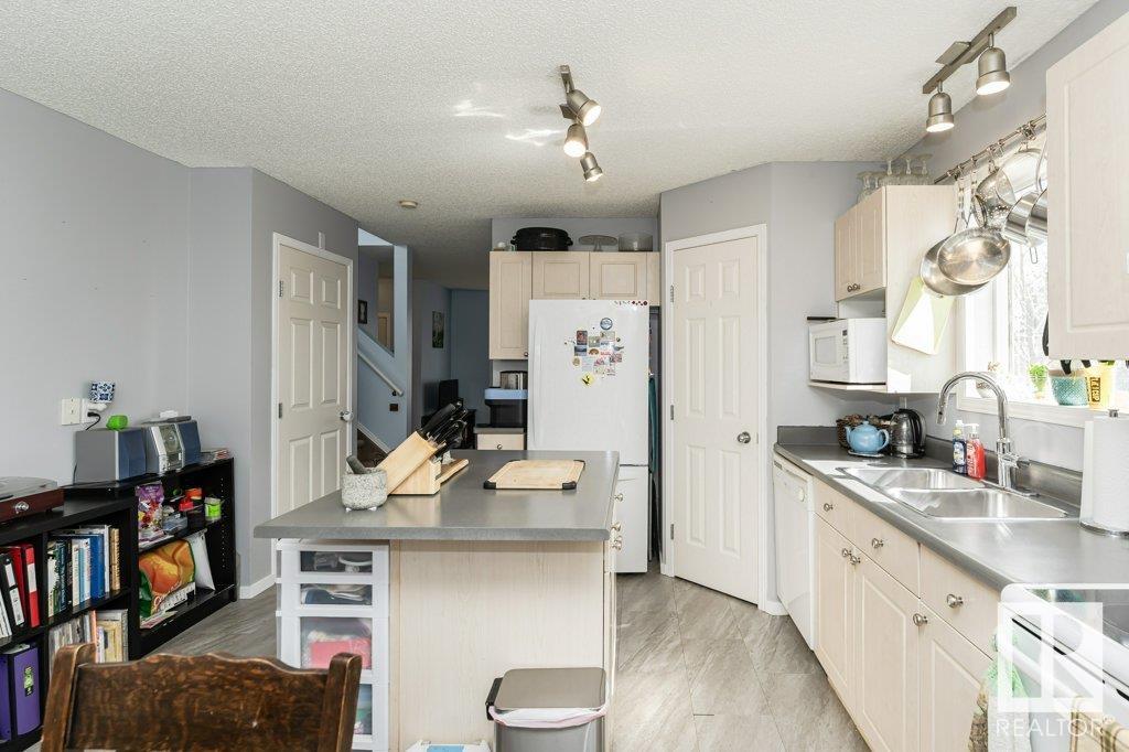 Photo 22 at 4403 150 Avenue Nw, Miller, Edmonton