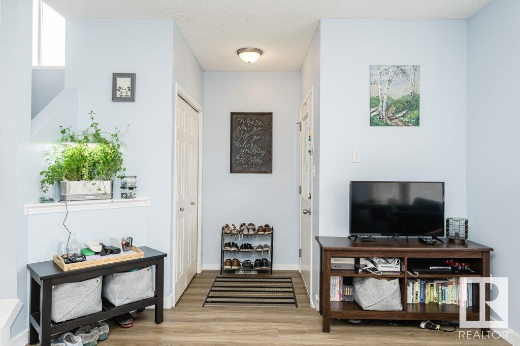 Photo 7 at 4403 150 Avenue Nw, Miller, Edmonton