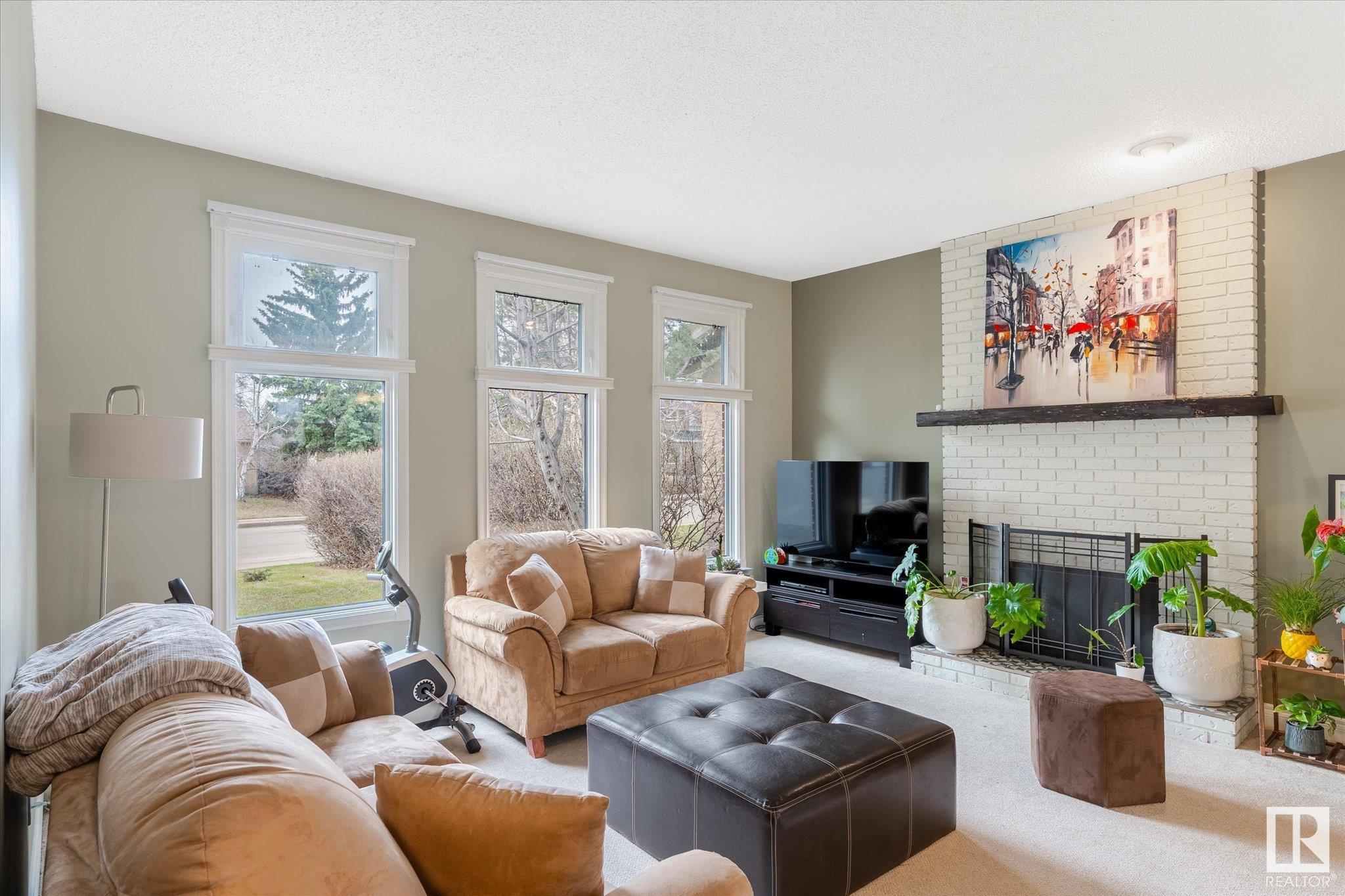 Photo 2 at 10826 32a Avenue Nw, Steinhauer, Edmonton